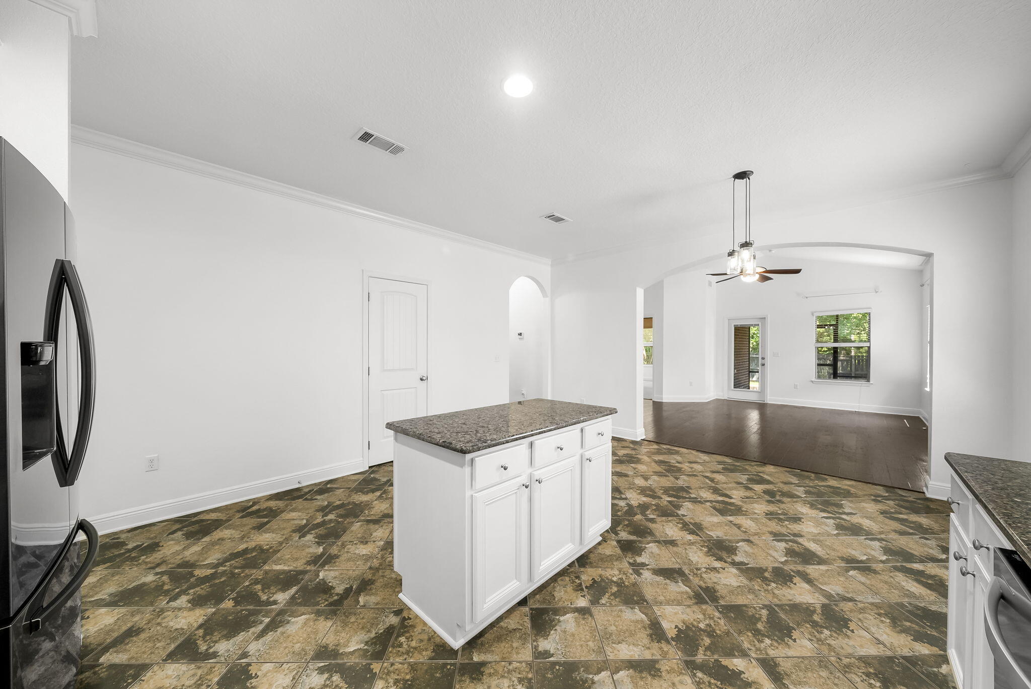 WHISPERING LAKE - Residential Lease