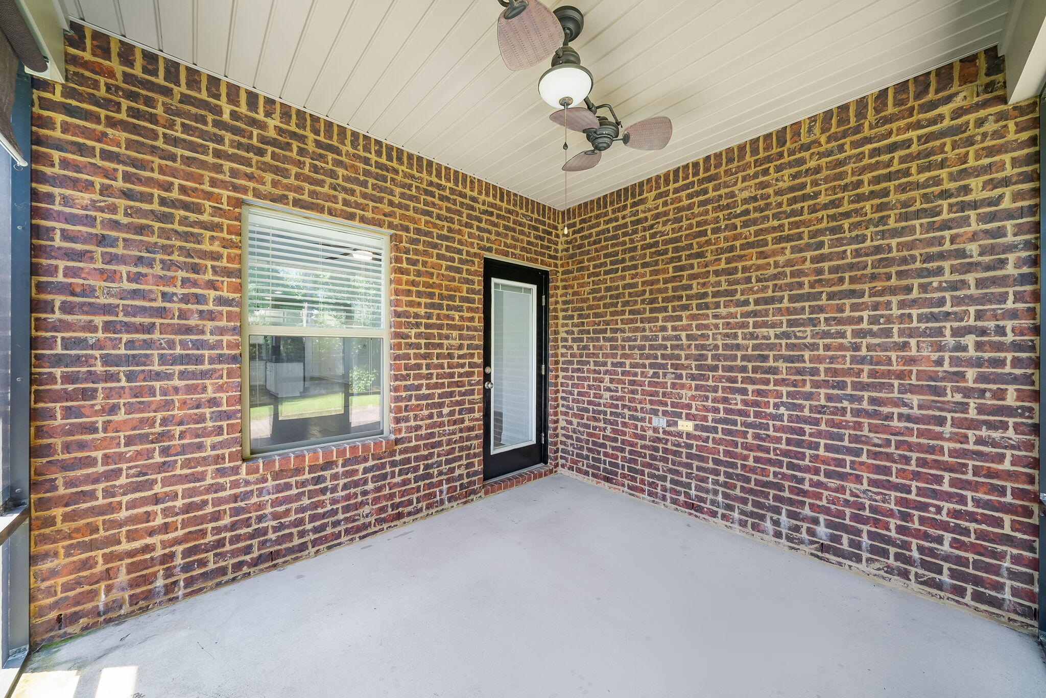 WHISPERING LAKE - Residential Lease