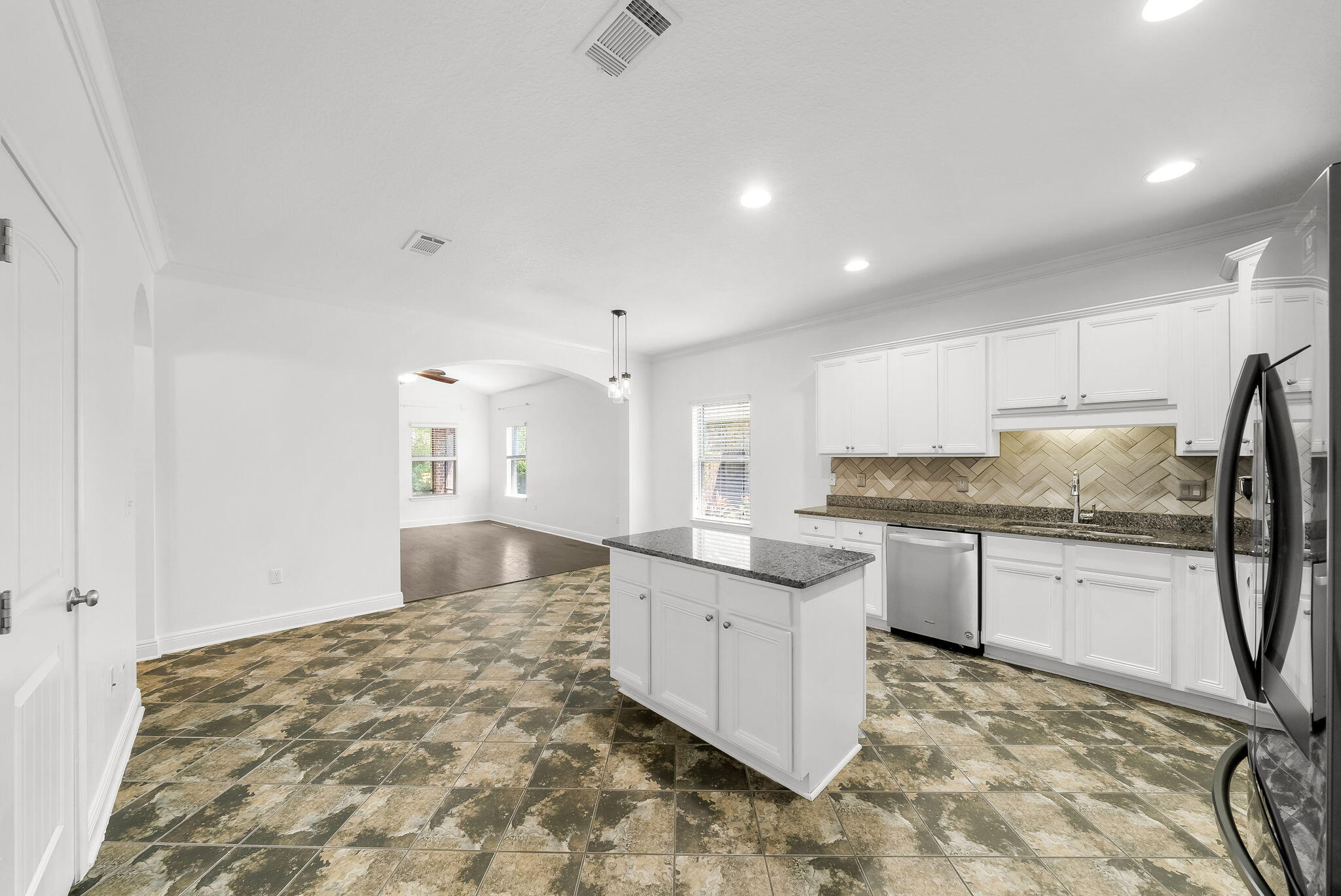 WHISPERING LAKE - Residential Lease