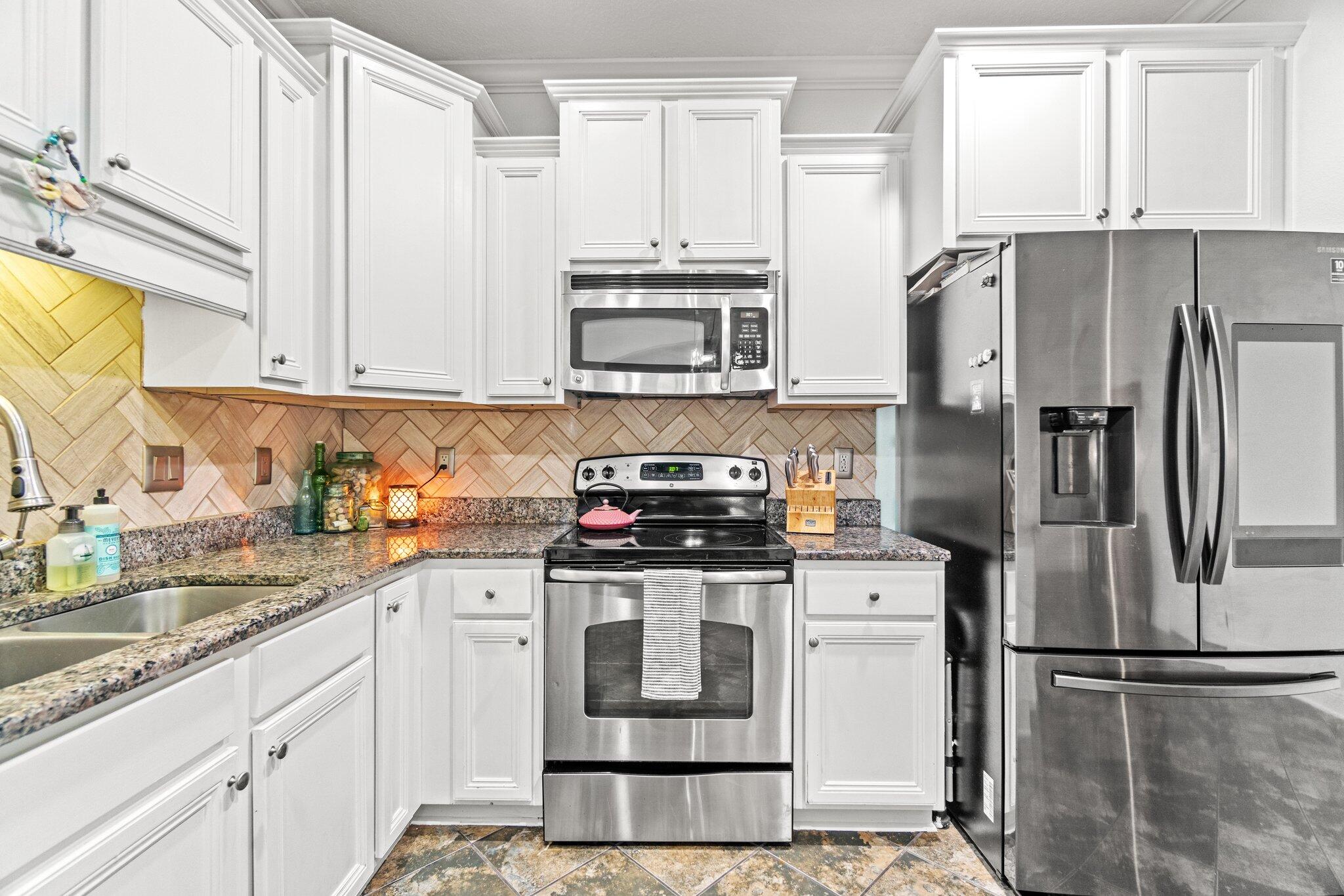 WHISPERING LAKE - Residential Lease