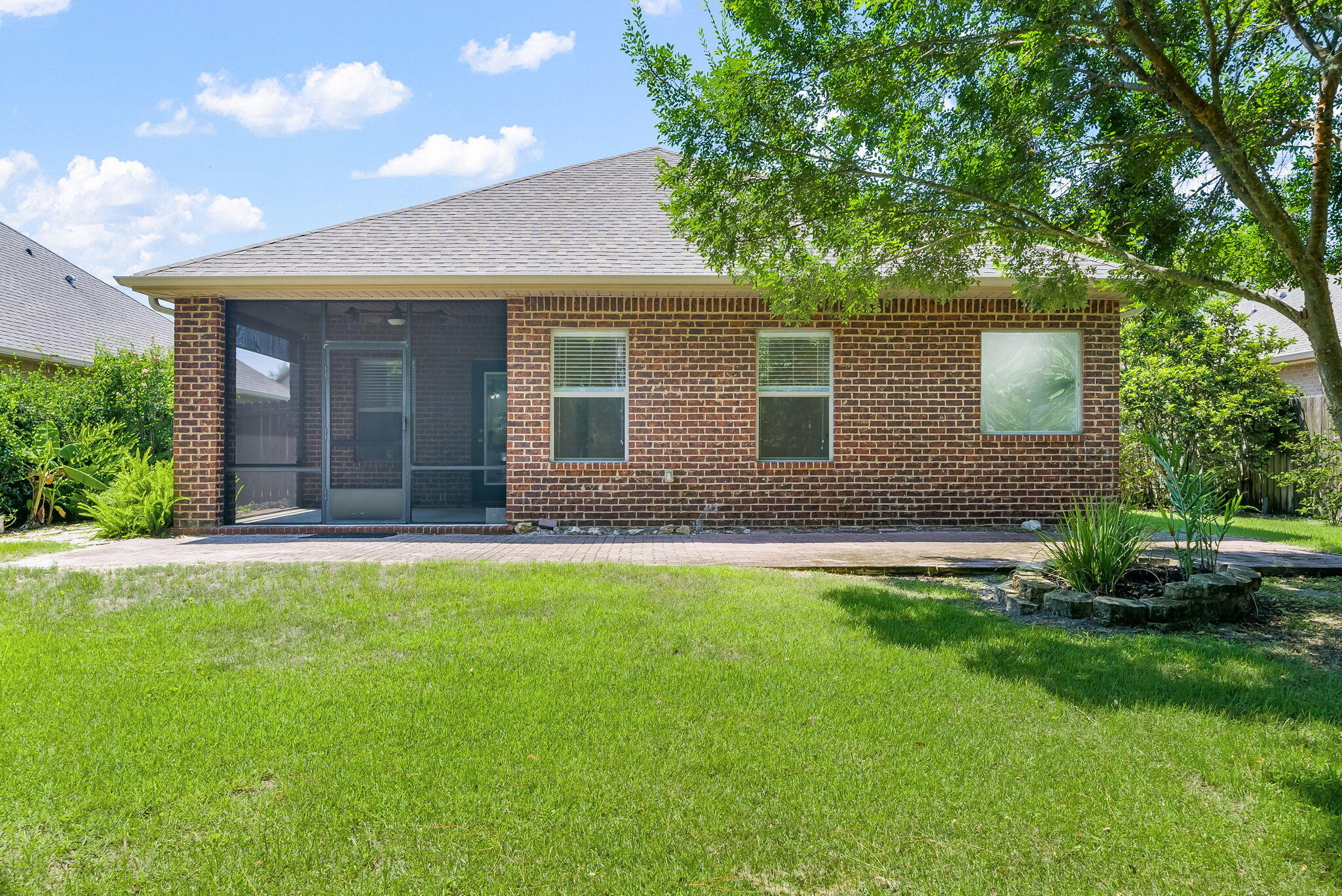 WHISPERING LAKE - Residential Lease