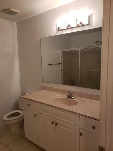 REFLECTIONS AT BLUEWATER BAY T/H LOT 8 - Residential Lease