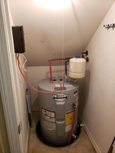 REFLECTIONS AT BLUEWATER BAY T/H LOT 8 - Residential Lease