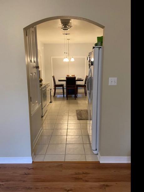 REFLECTIONS AT BLUEWATER BAY T/H LOT 8 - Residential Lease