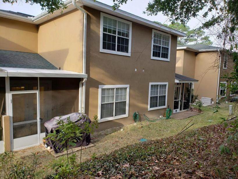 REFLECTIONS AT BLUEWATER BAY T/H LOT 8 - Residential Lease