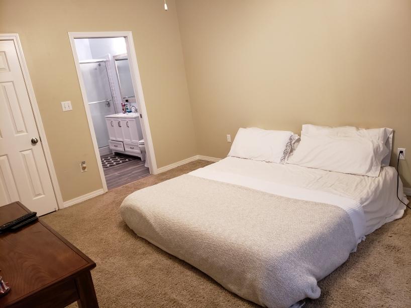 REFLECTIONS AT BLUEWATER BAY T/H LOT 8 - Residential Lease