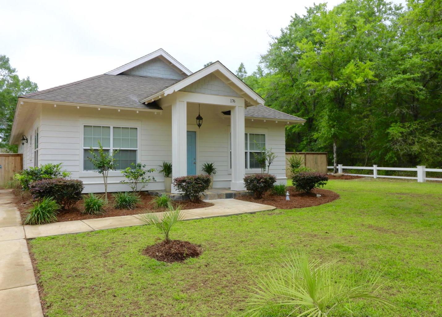 OAKWOOD LAKES ESTATES - Residential