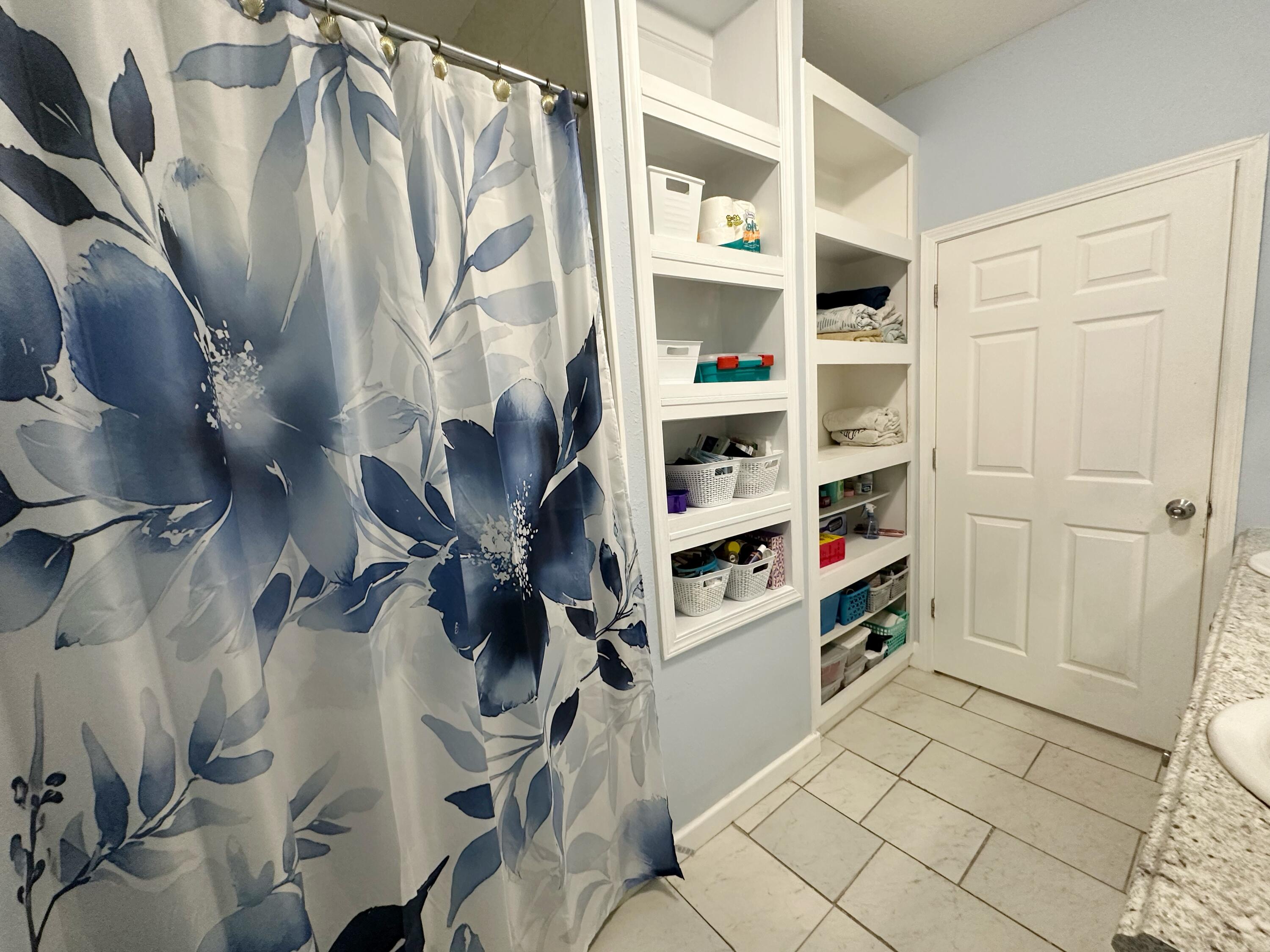 OAKWOOD HILLS UNIT 4 - Residential