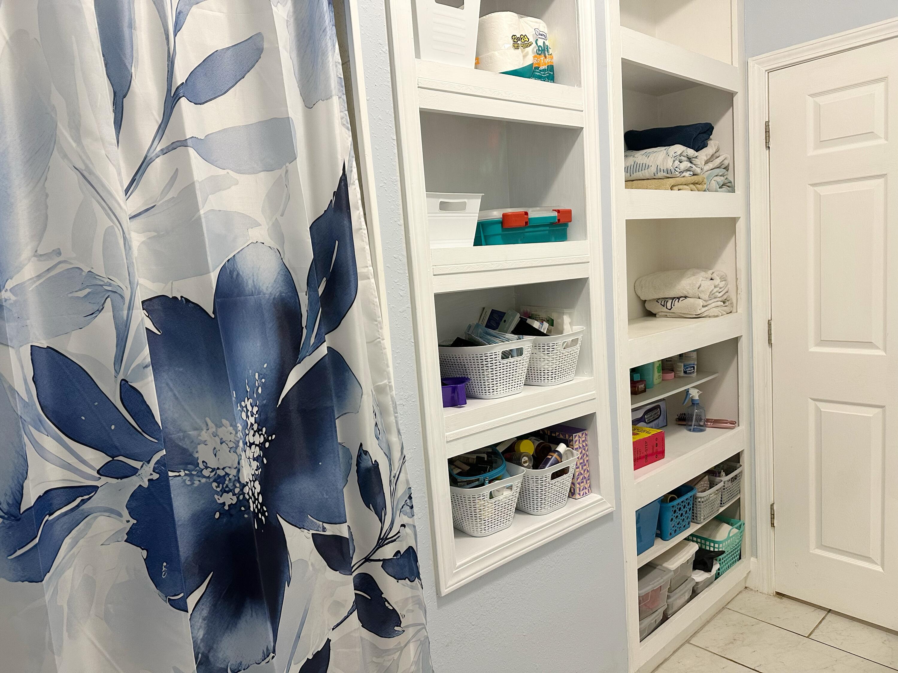 OAKWOOD HILLS UNIT 4 - Residential