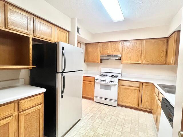 CEDAR RIDGE PH 3 - Residential Lease