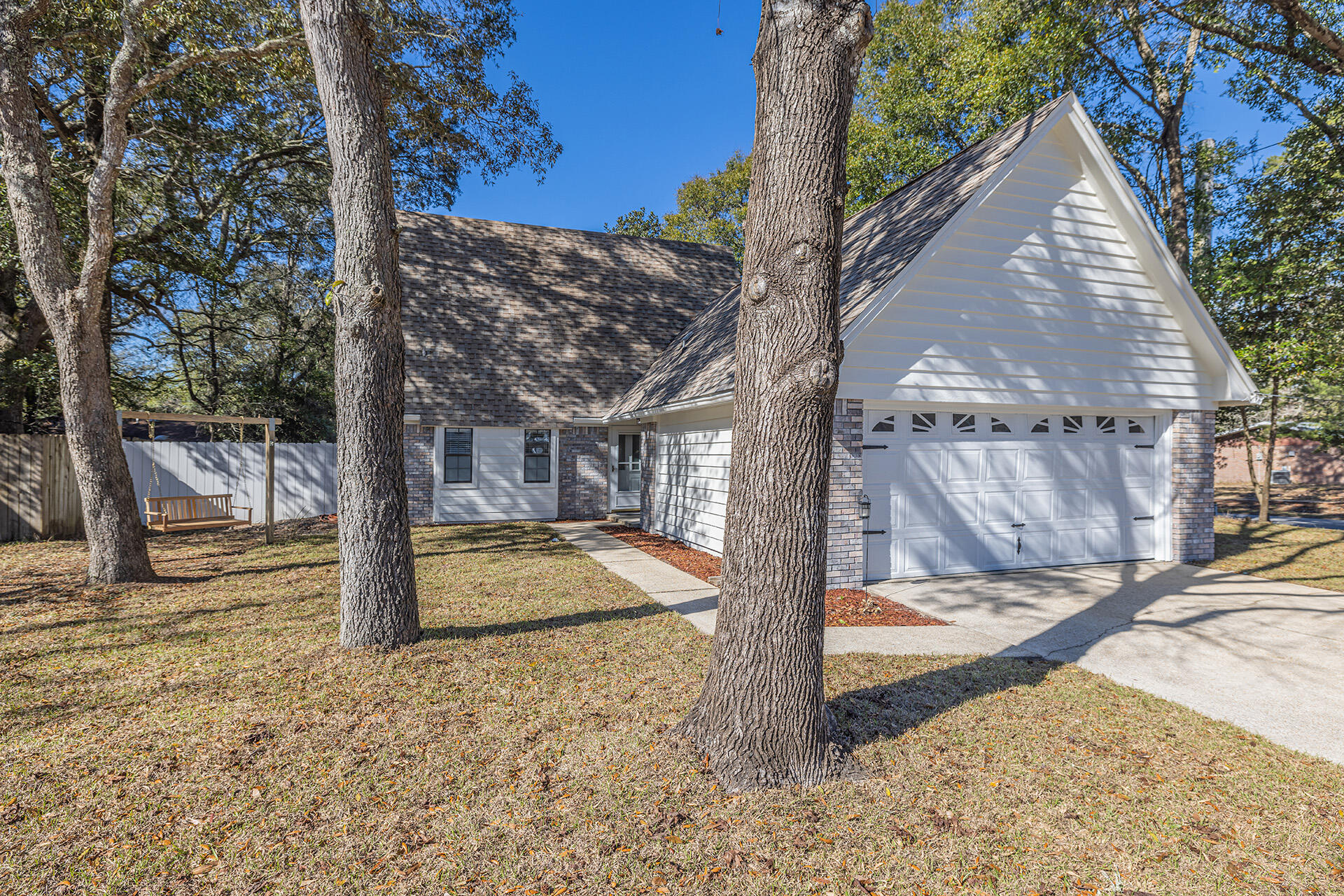 Located on a corner lot in a quiet cul-de-sac and just a .5 mile to John Sim Pkwy or 1 mile from the Rocky Bayou boat ramp, this home is conveniently located yet has the desired tucked-away/private feel. Enter this open concept to find the kitchen at the heart of the home, flanked by dining and family with a cozy gas fireplace and a clear view of the backyard. MOVE IN READY with modern finishes including all new appliances, fresh kitchen updates, new granite countertops, new LVP flooring throughout, fresh paint and all new contemporary fixtures. It features 3 bedrooms (master downstairs), 2 full baths and lots of closet space. It has a two-car garage and a spacious/gated backyard w/storage shed and patio. Perfect set up for dogs to run and ample space for backyard BBQ's and entertaining.