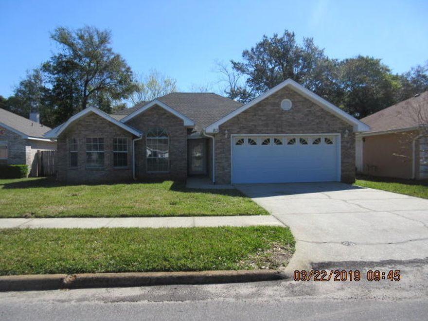 Choice location and close to both bases!!!! Beautifully maintained and ready to move into. All tile in living areas and baths. . Carpeting in bedrooms. Spacious living room with vaulted ceiling and gas fireplace. Split bedroom plan with dual vanities and walk in closet in master. Nice size laundry and BIG florida room!!! Great subdivision with sidewalks and no through traffic. Don't miss this one!!!