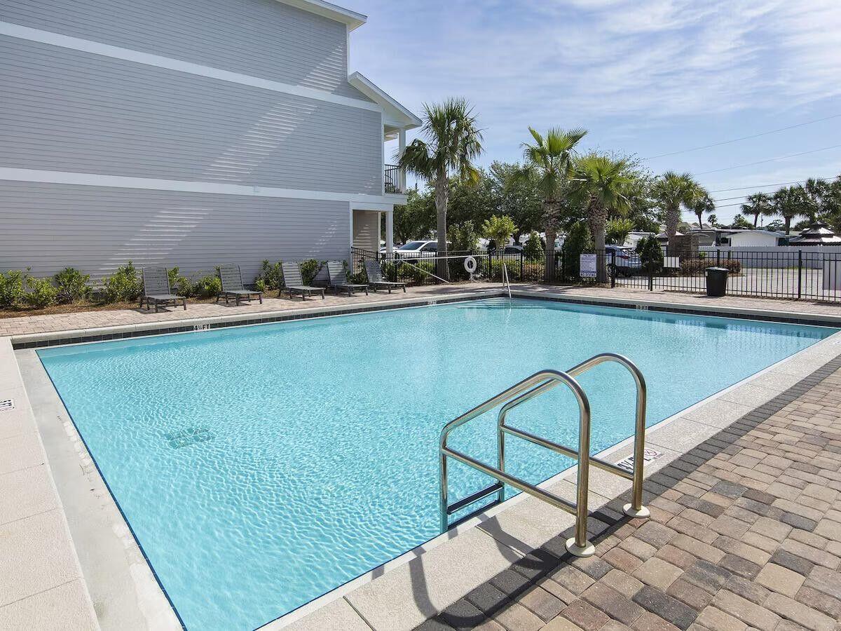 Driftwood Drive Townhomes - Residential