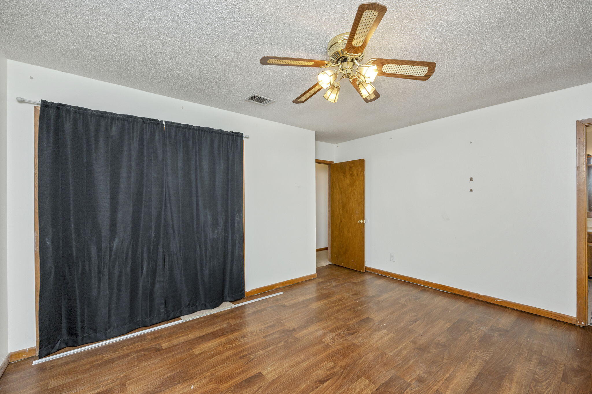 KENNEDY LAKE (UNRECORDED) - Residential