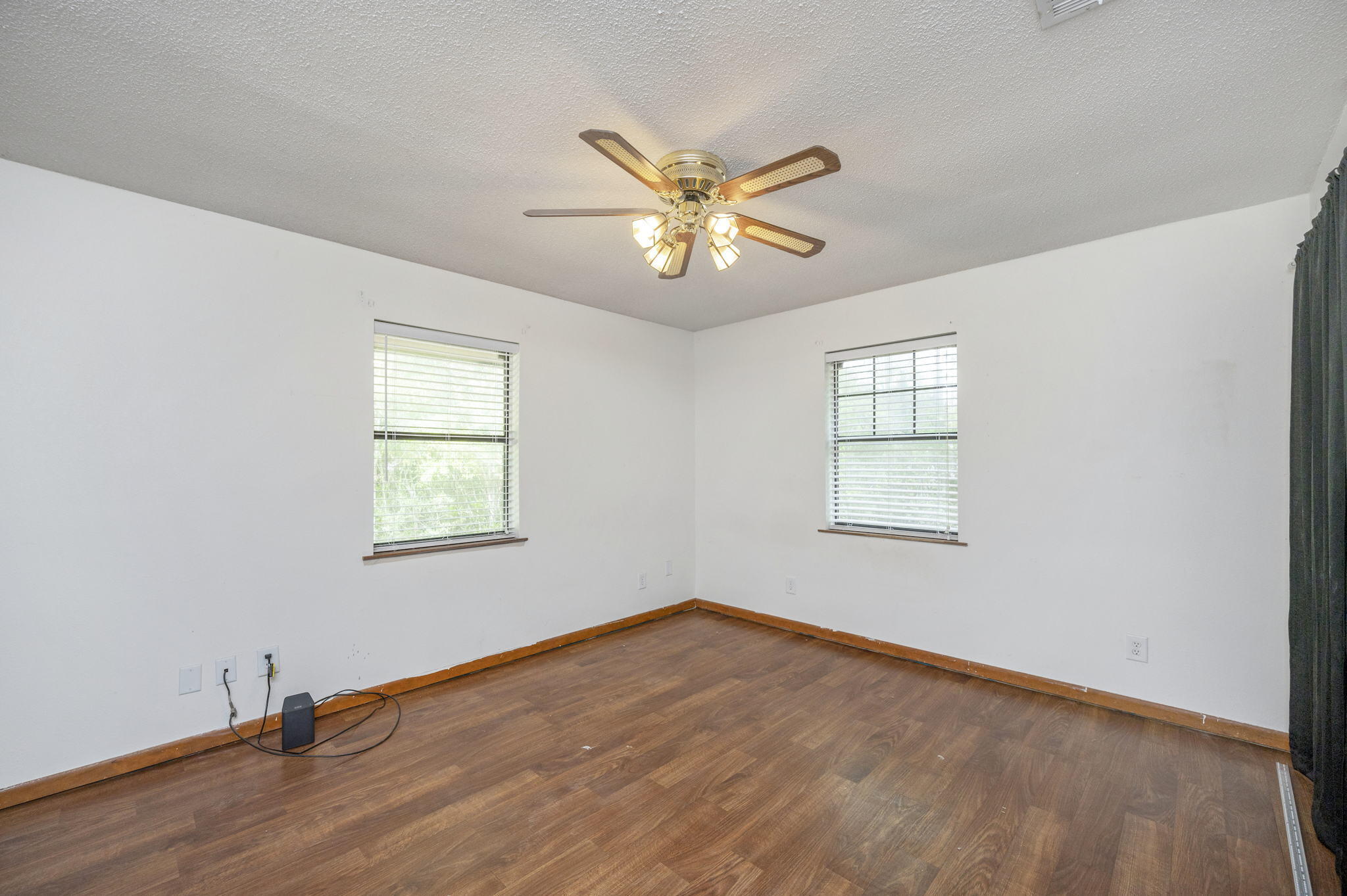 KENNEDY LAKE (UNRECORDED) - Residential