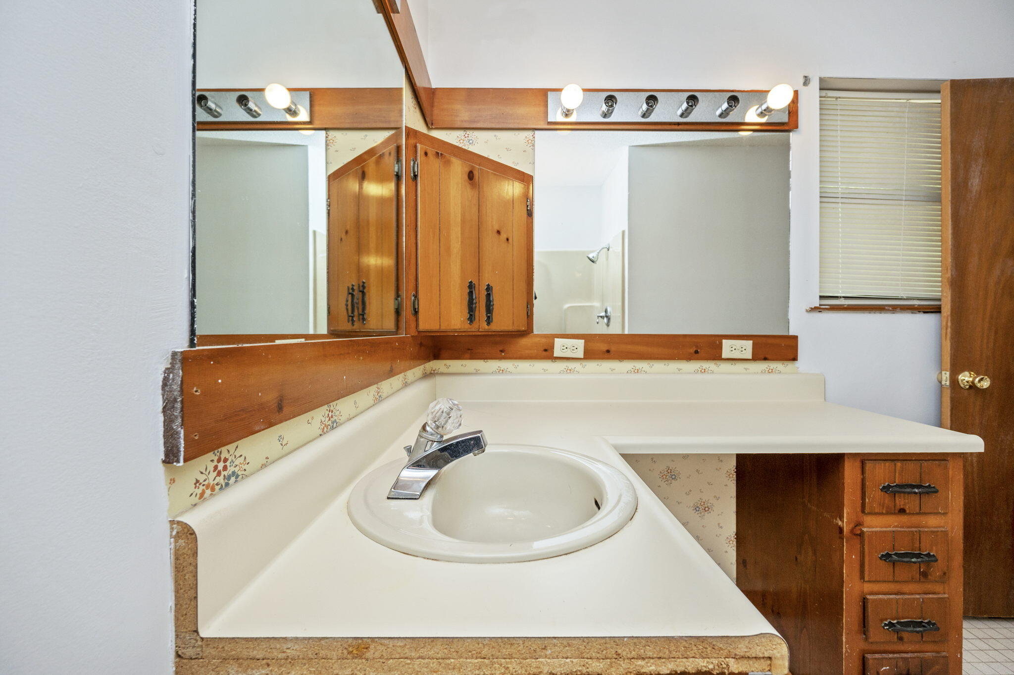 KENNEDY LAKE (UNRECORDED) - Residential