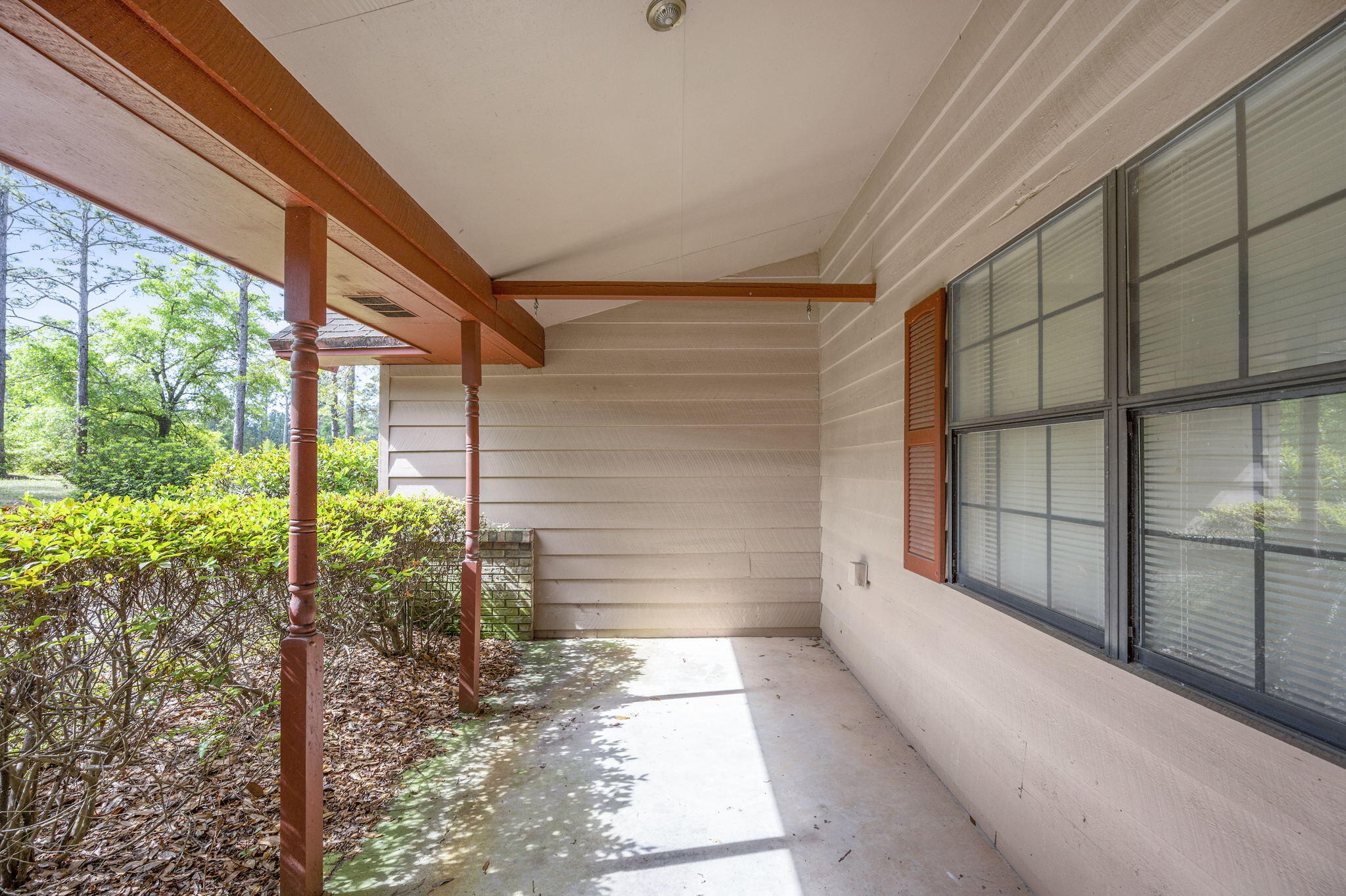 KENNEDY LAKE (UNRECORDED) - Residential