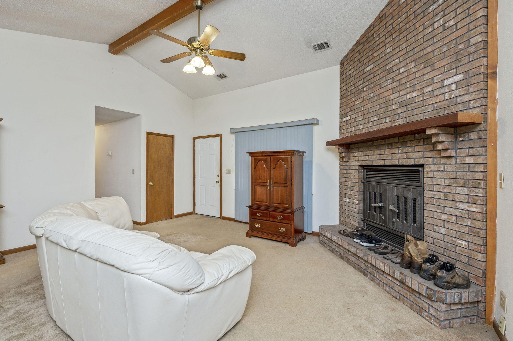 KENNEDY LAKE (UNRECORDED) - Residential