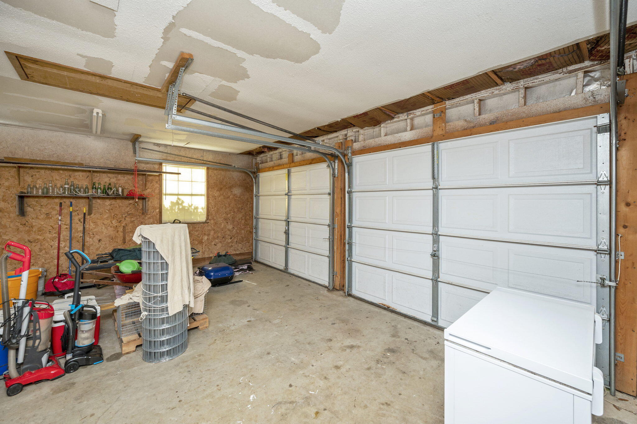 KENNEDY LAKE (UNRECORDED) - Residential