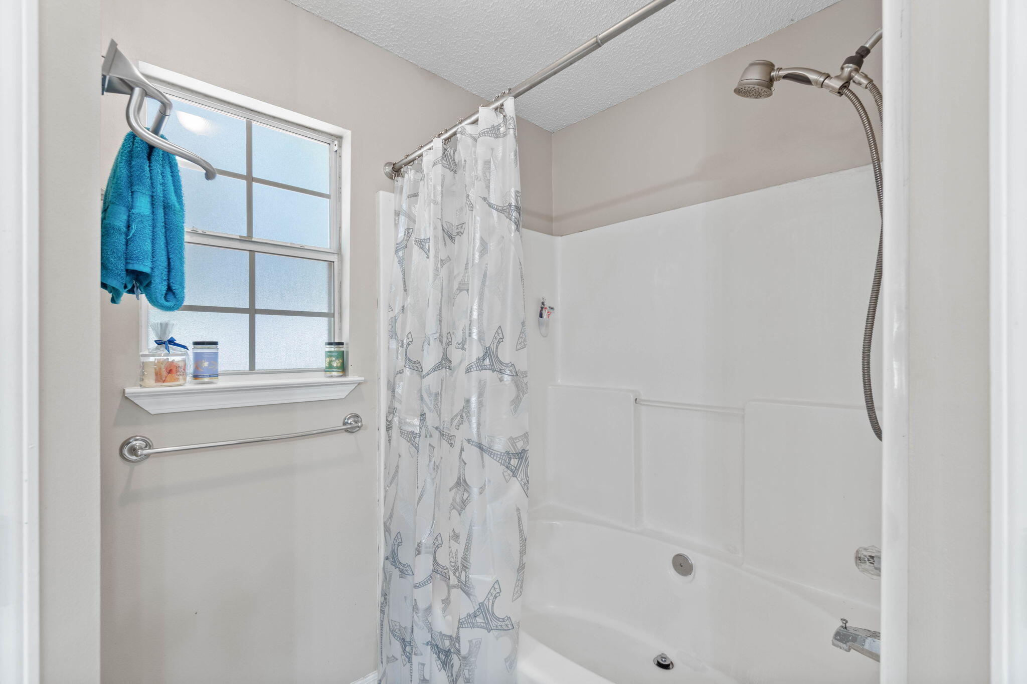 COUNTRYVIEW ESTATES 4TH ADDN PH 6 - Residential