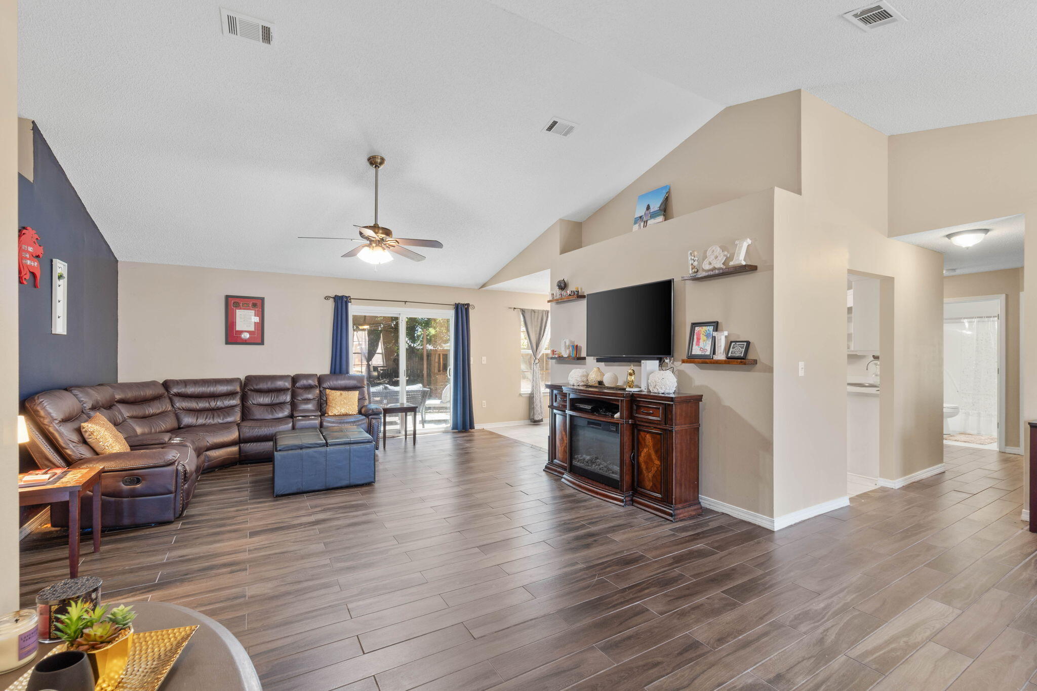 COUNTRYVIEW ESTATES 4TH ADDN PH 6 - Residential