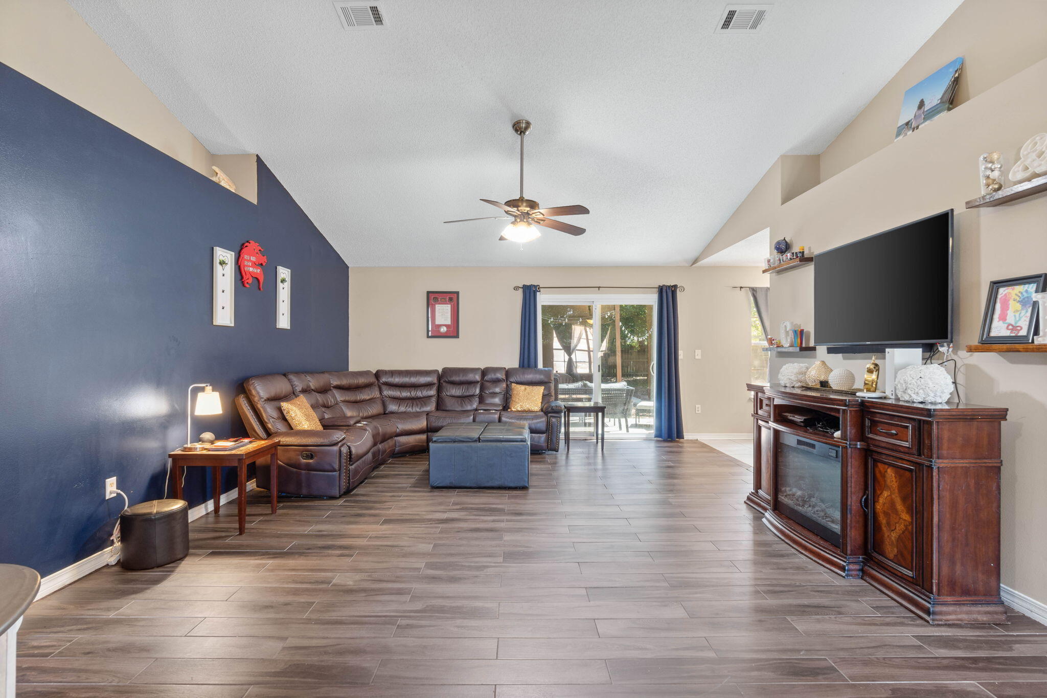 COUNTRYVIEW ESTATES 4TH ADDN PH 6 - Residential