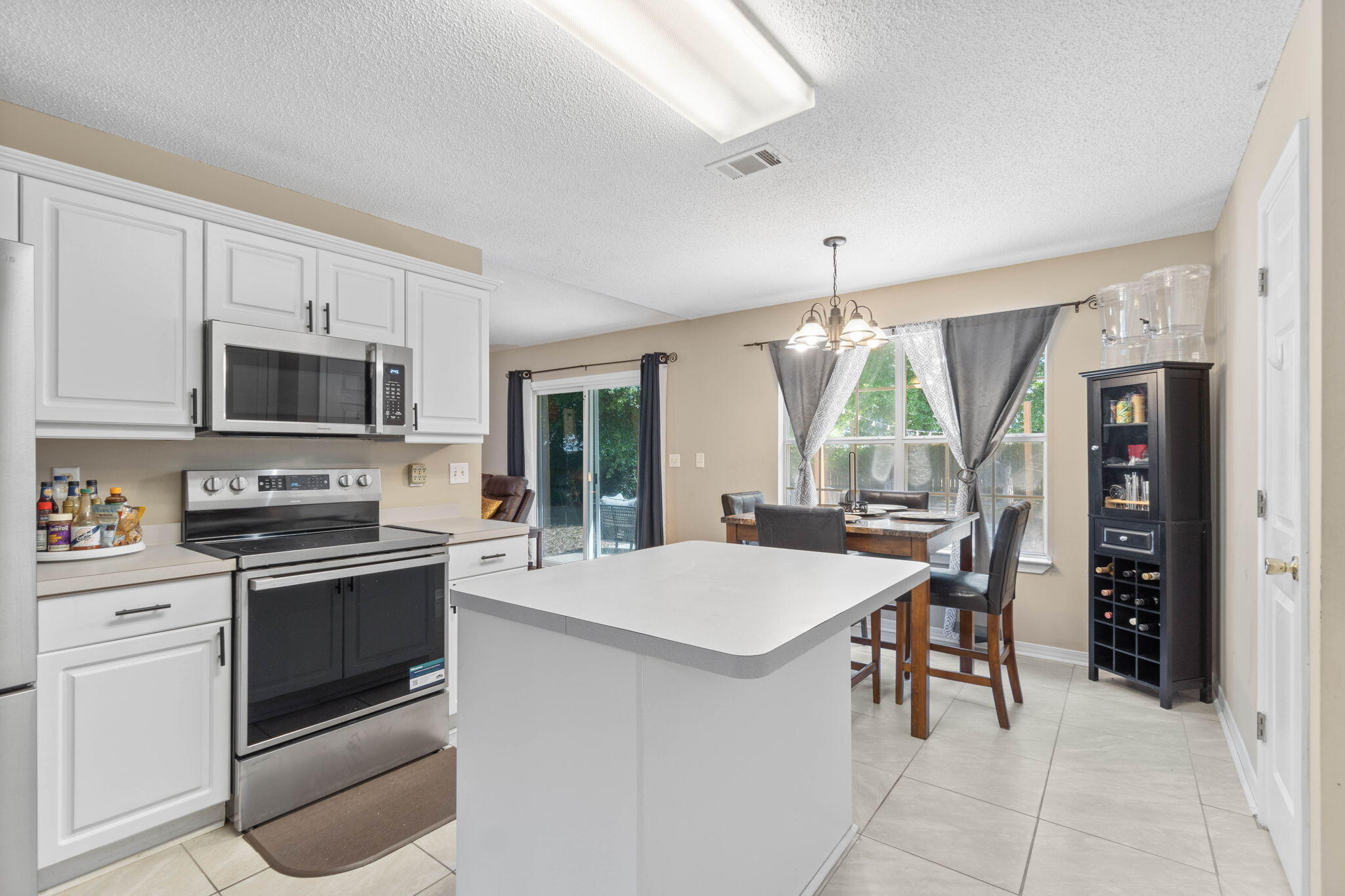 COUNTRYVIEW ESTATES 4TH ADDN PH 6 - Residential