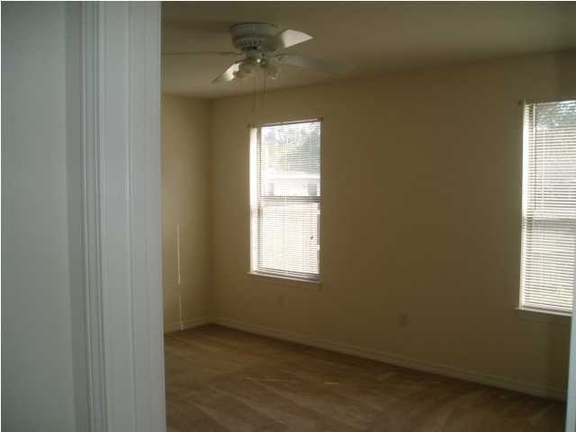 ELLIOTTS POINT 8TH ADDN - Residential Lease