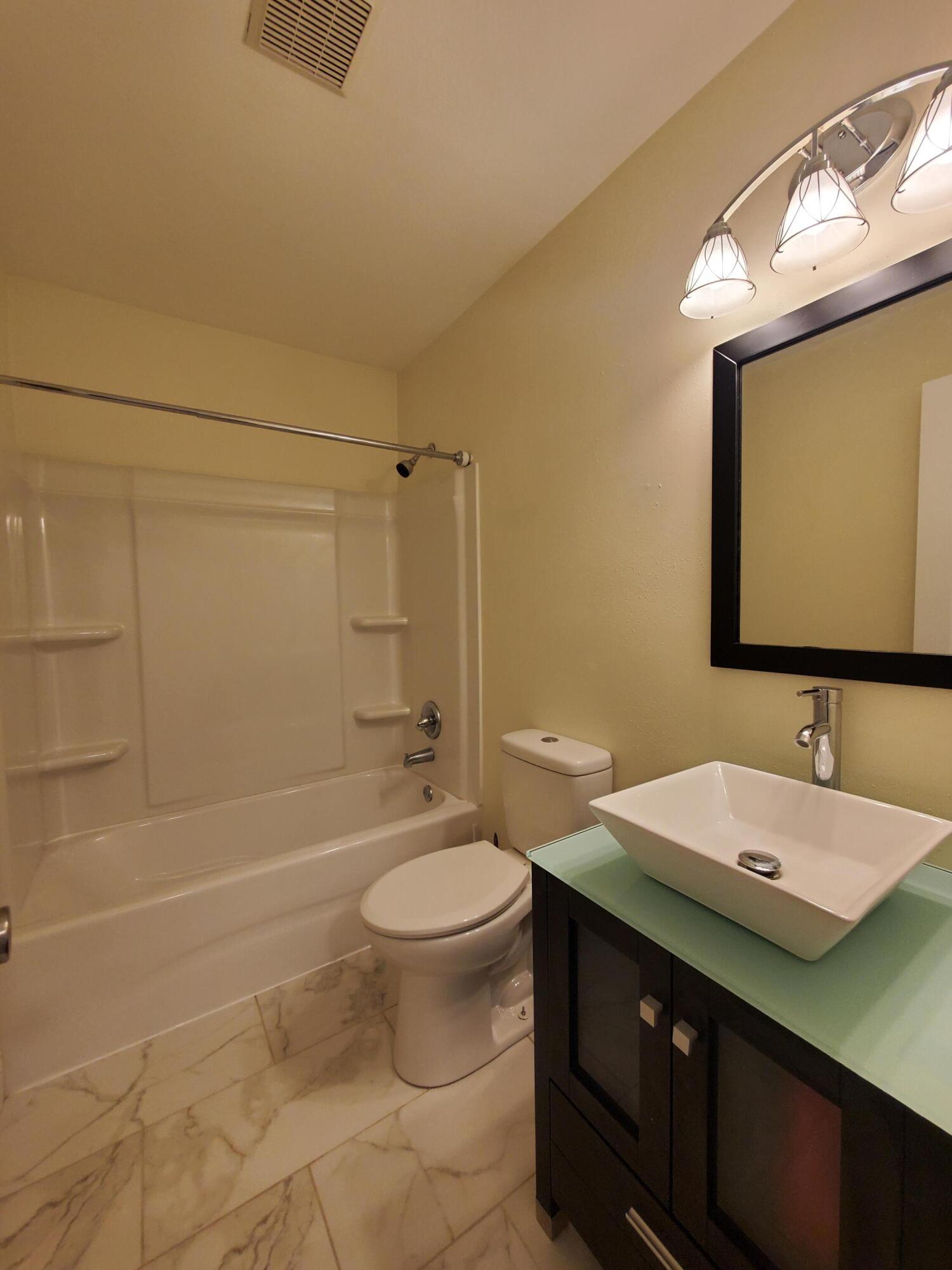 RE S/D BLK 18 OAKDALE M/F LOTS 5 & 6 BLK 2 RE 966 VALLEY RD - Residential