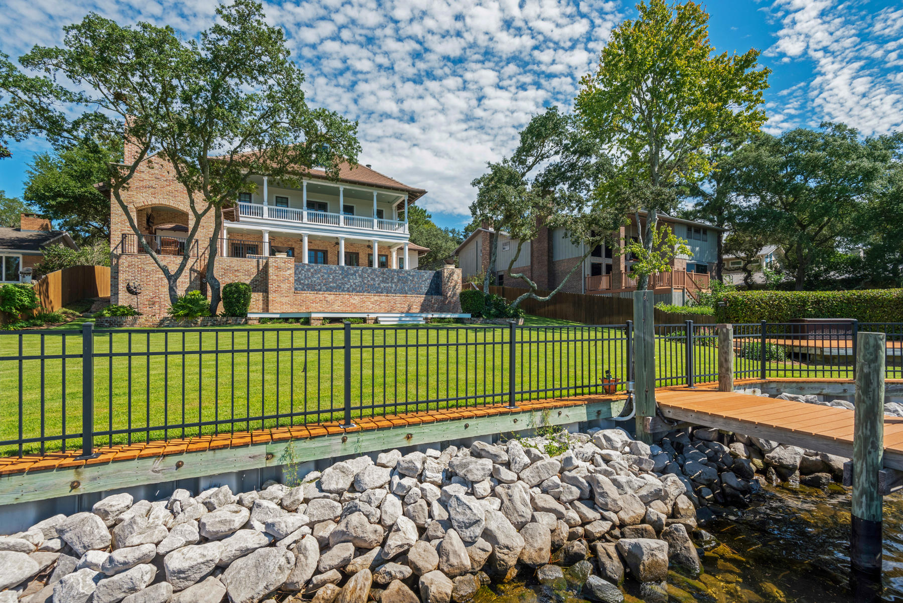 BAYOU VISTA - Residential