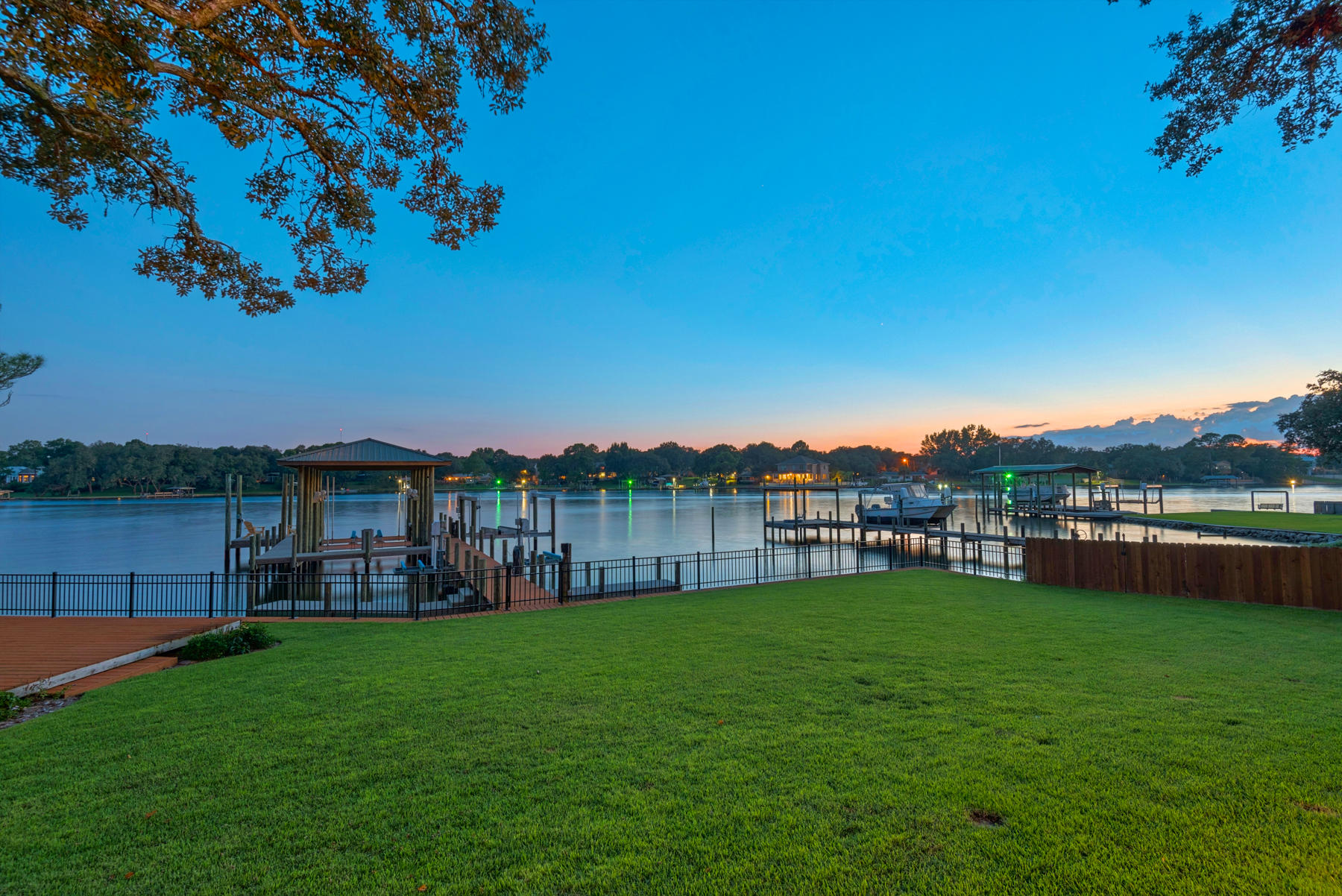 BAYOU VISTA - Residential