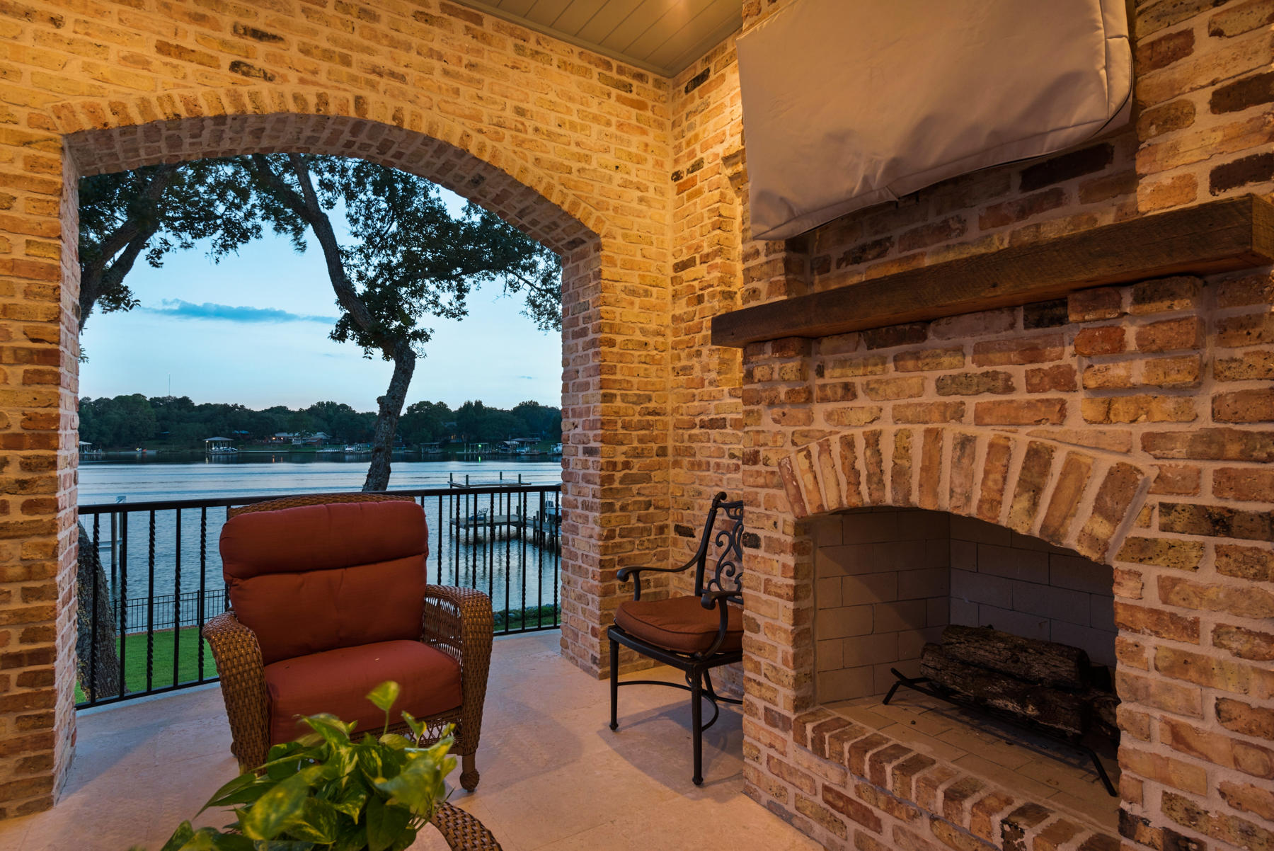 BAYOU VISTA - Residential