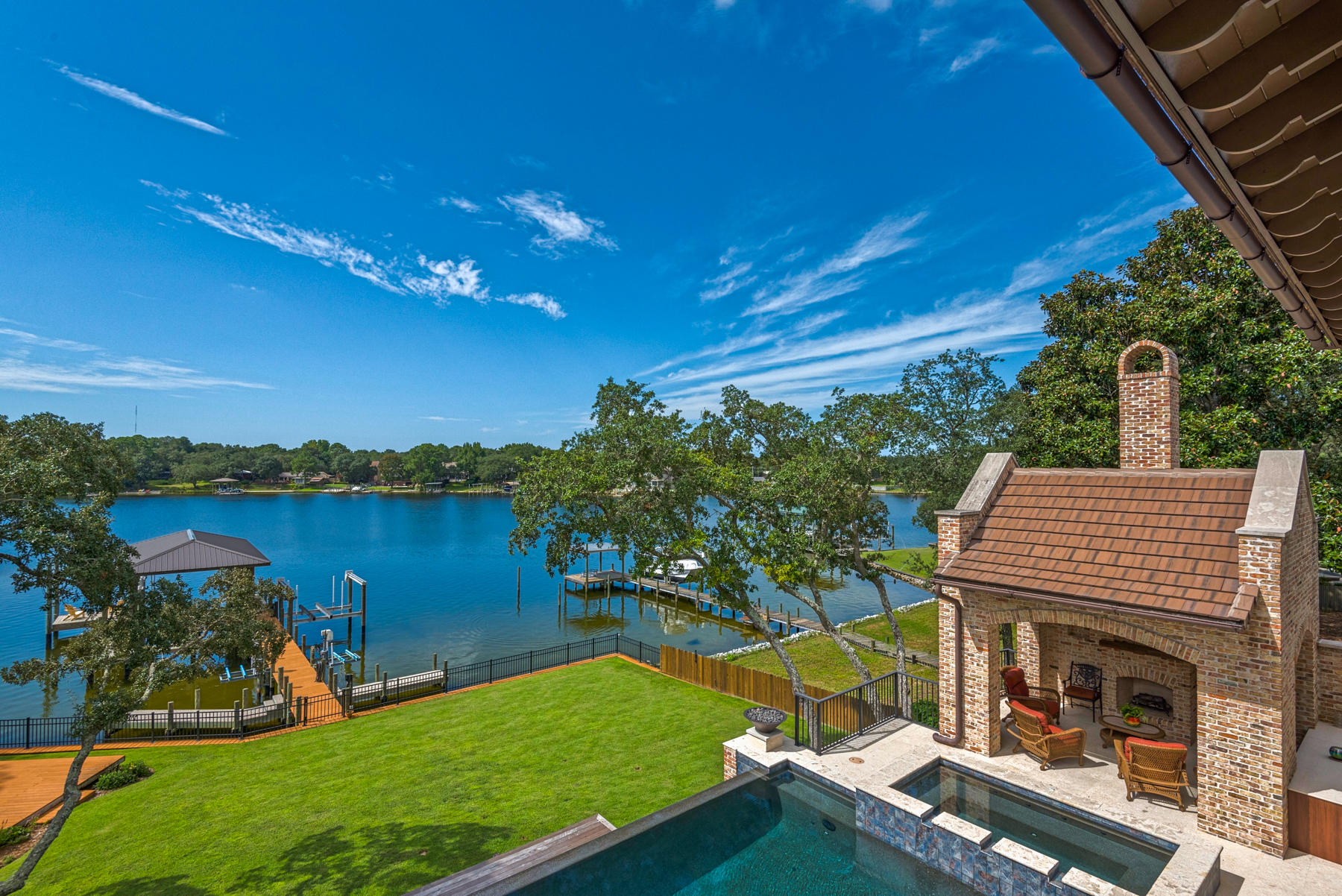 BAYOU VISTA - Residential