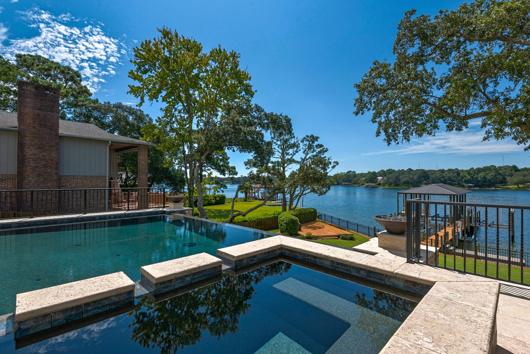 BAYOU VISTA - Residential