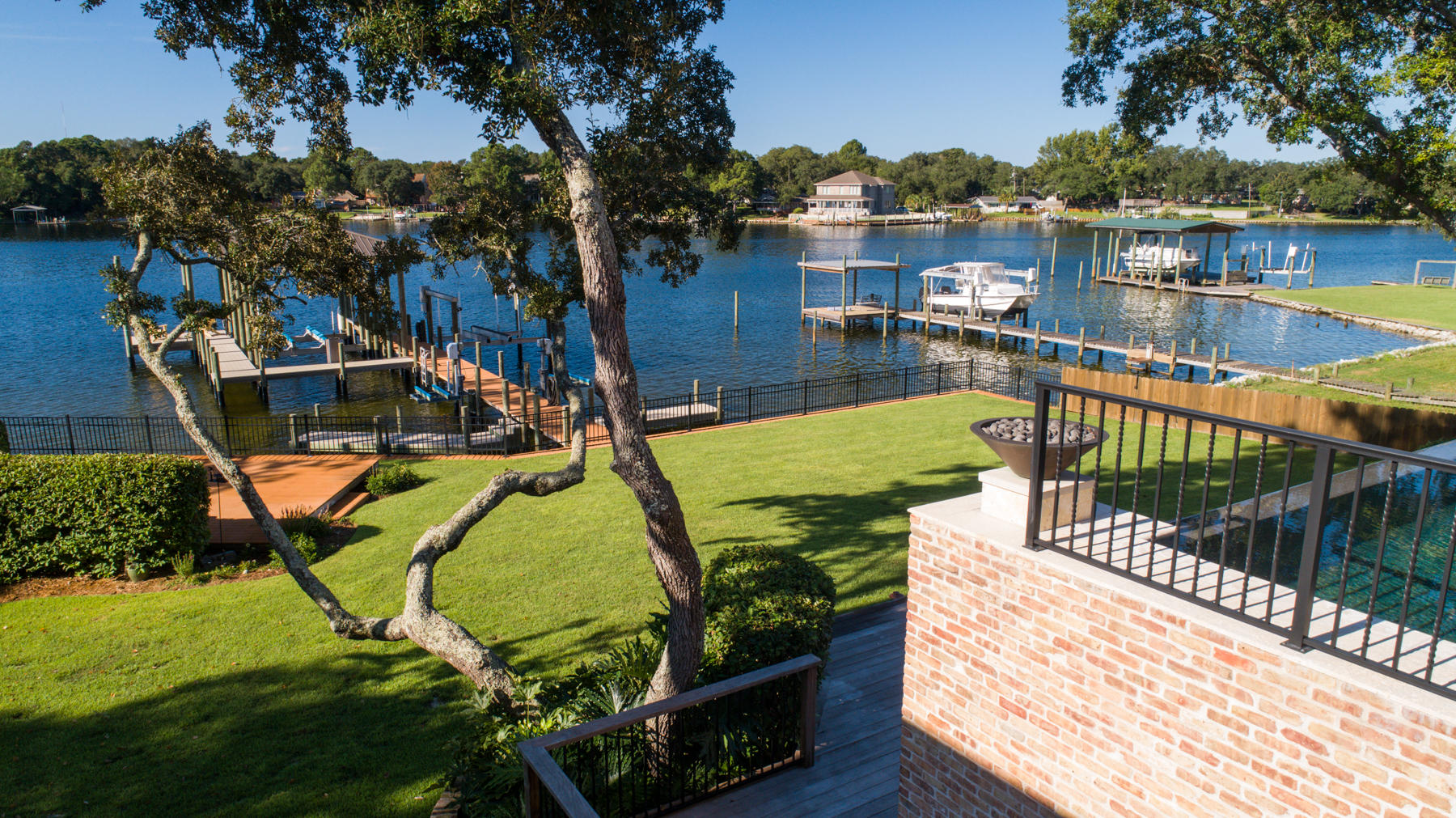 BAYOU VISTA - Residential