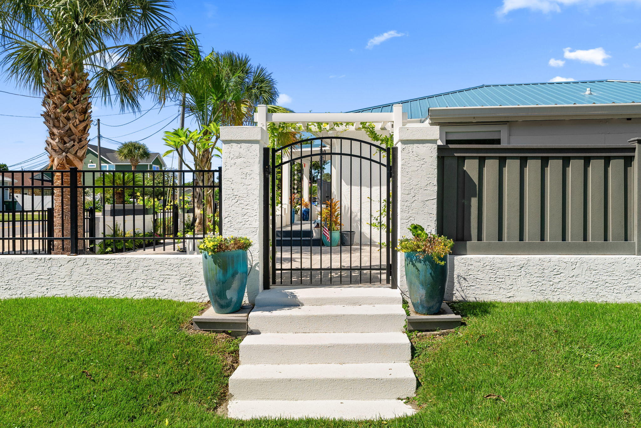 RIVIERA BEACH - Residential