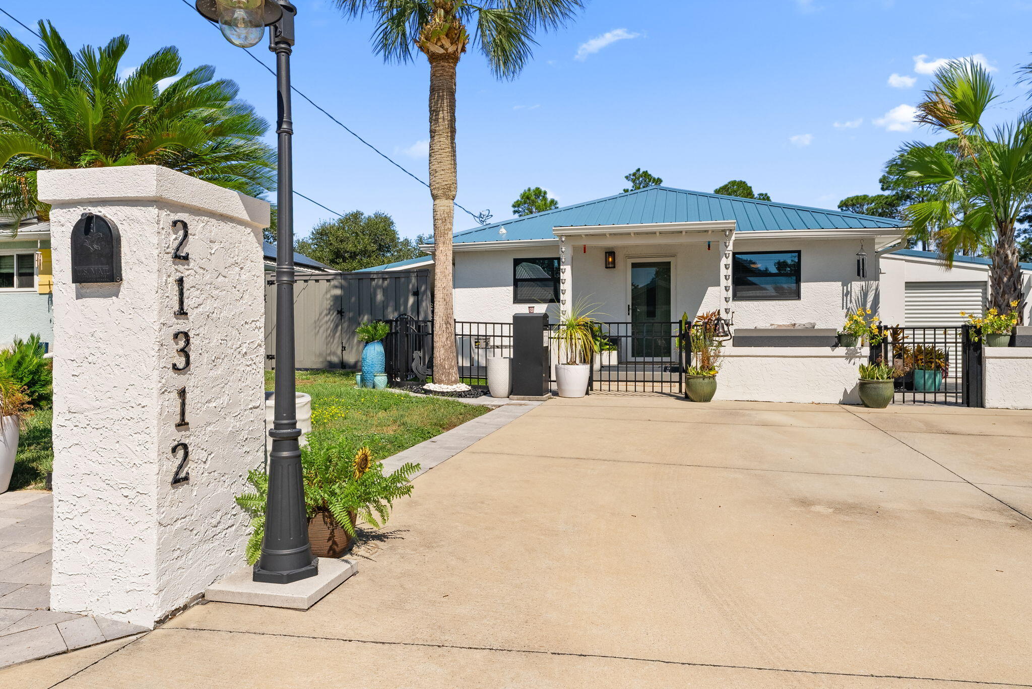 RIVIERA BEACH - Residential