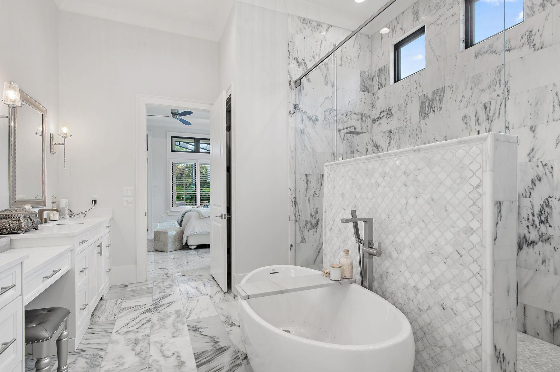 BURNT PINE - Residential