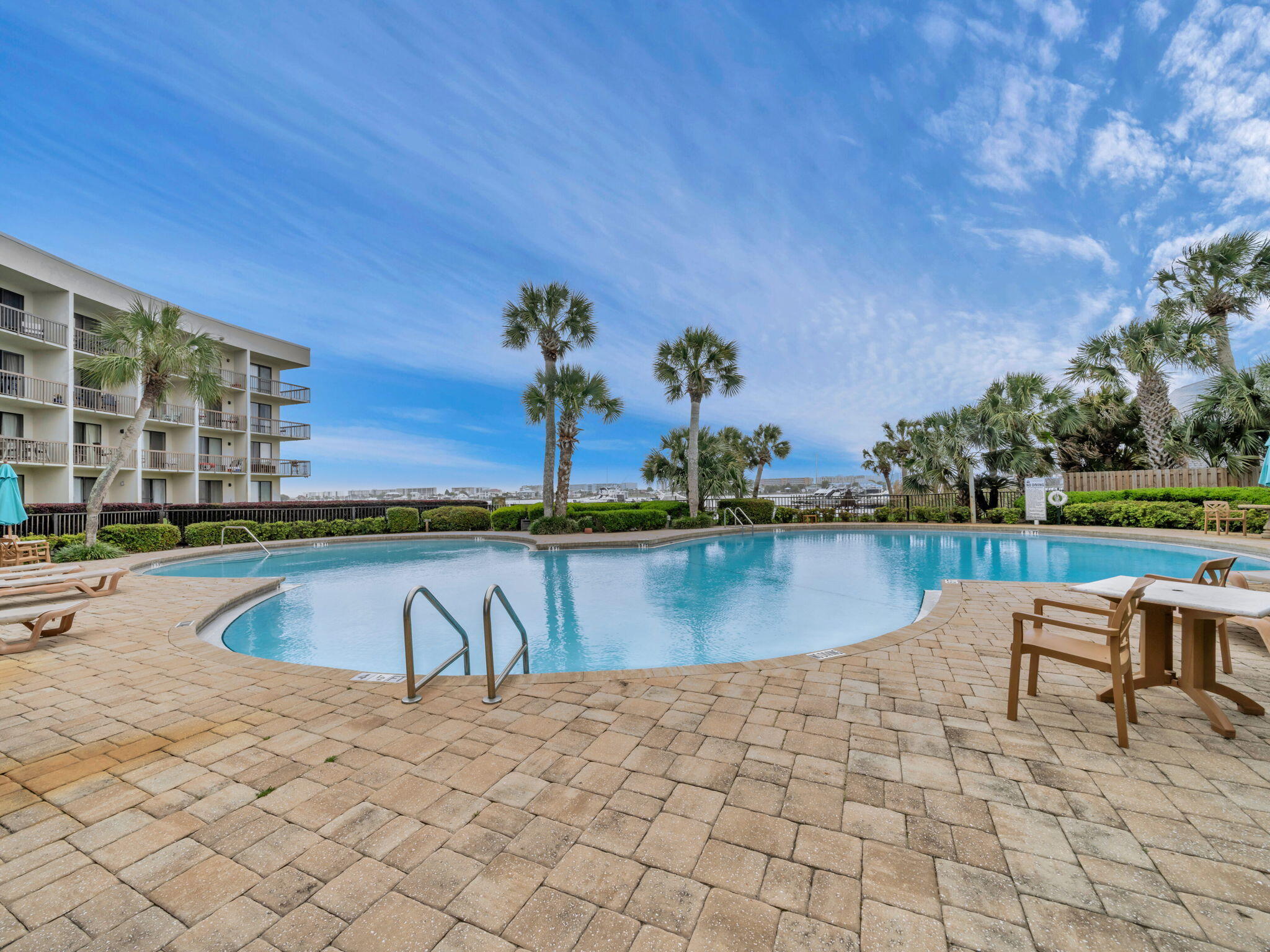 PIRATES BAY PH 1 - Residential