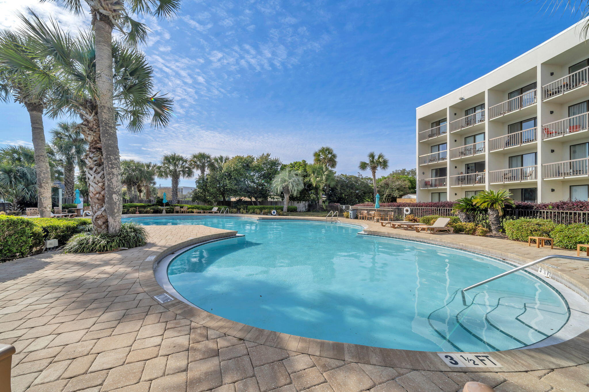 PIRATES BAY PH 1 - Residential