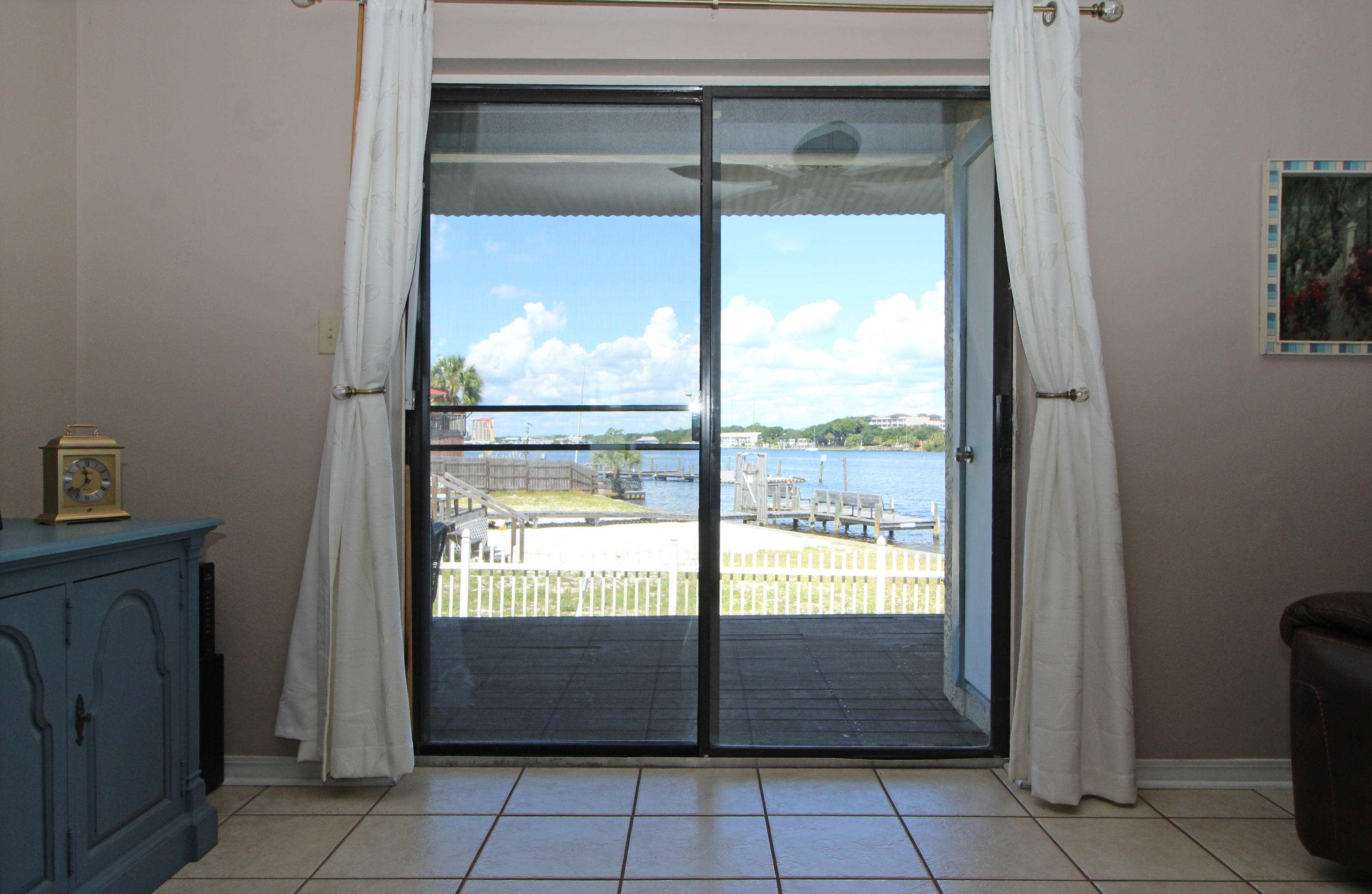 COMMODORES LANDING - Residential