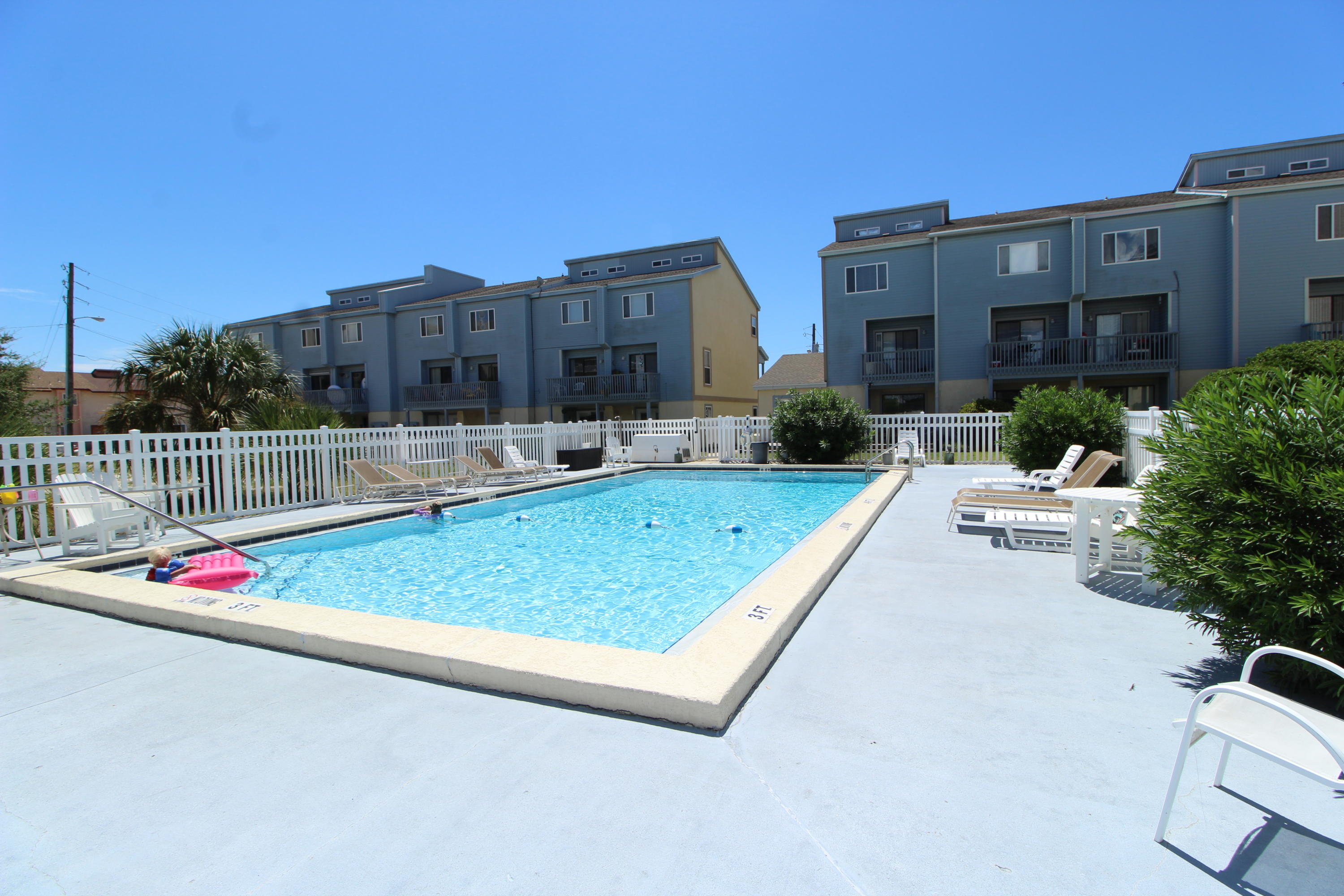 COMMODORES LANDING - Residential