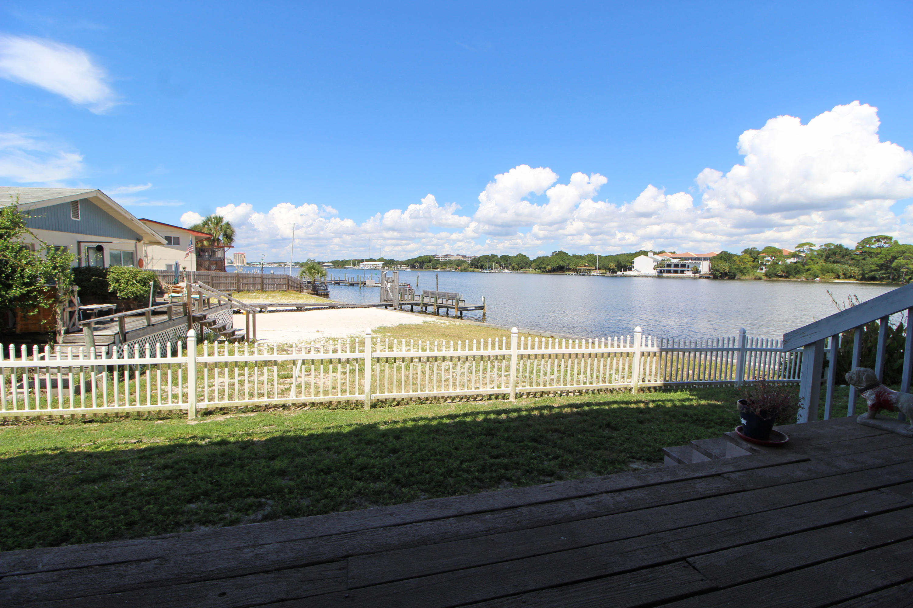 COMMODORES LANDING - Residential