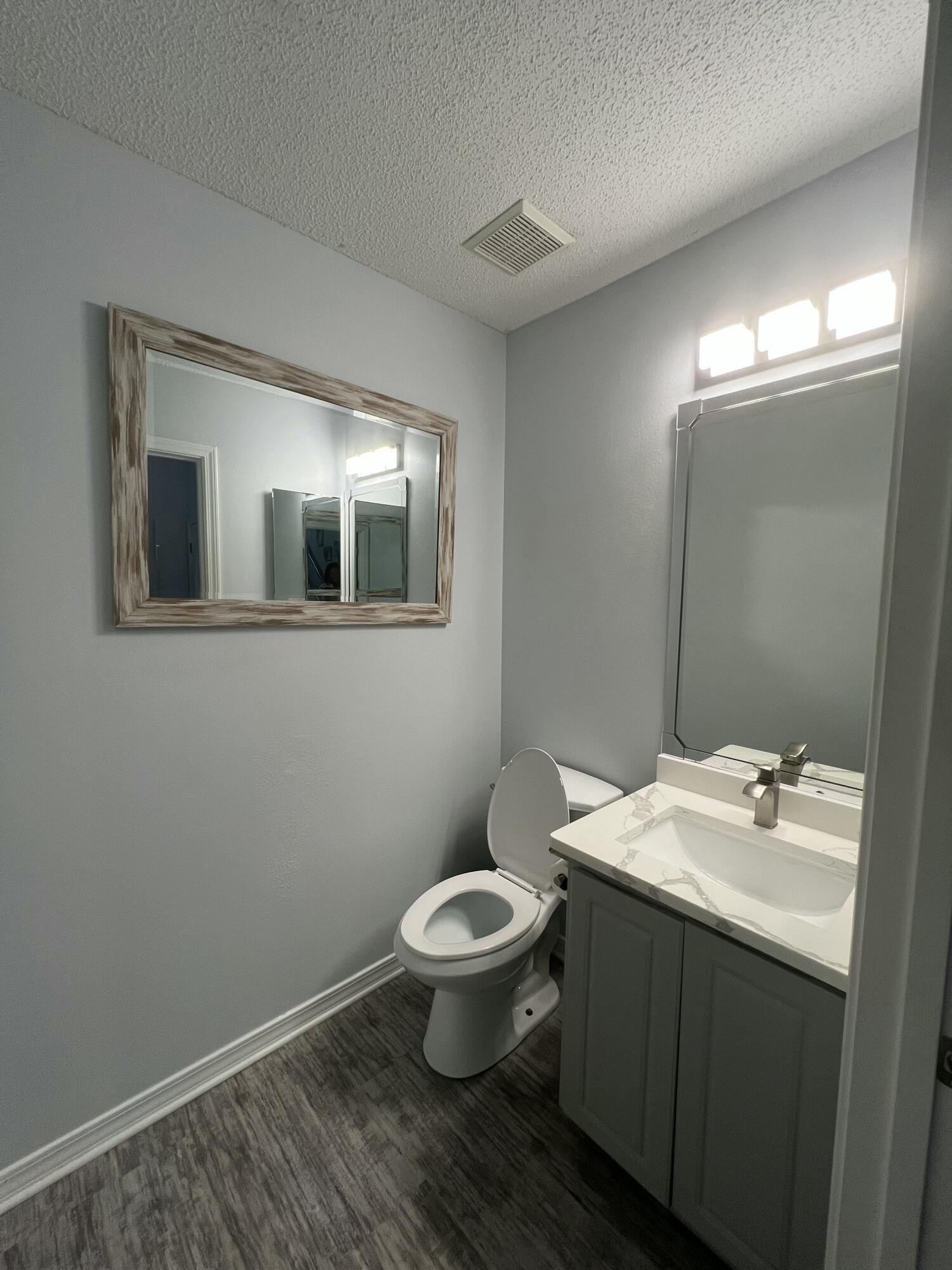TWIN LAKES ESTATES - Residential