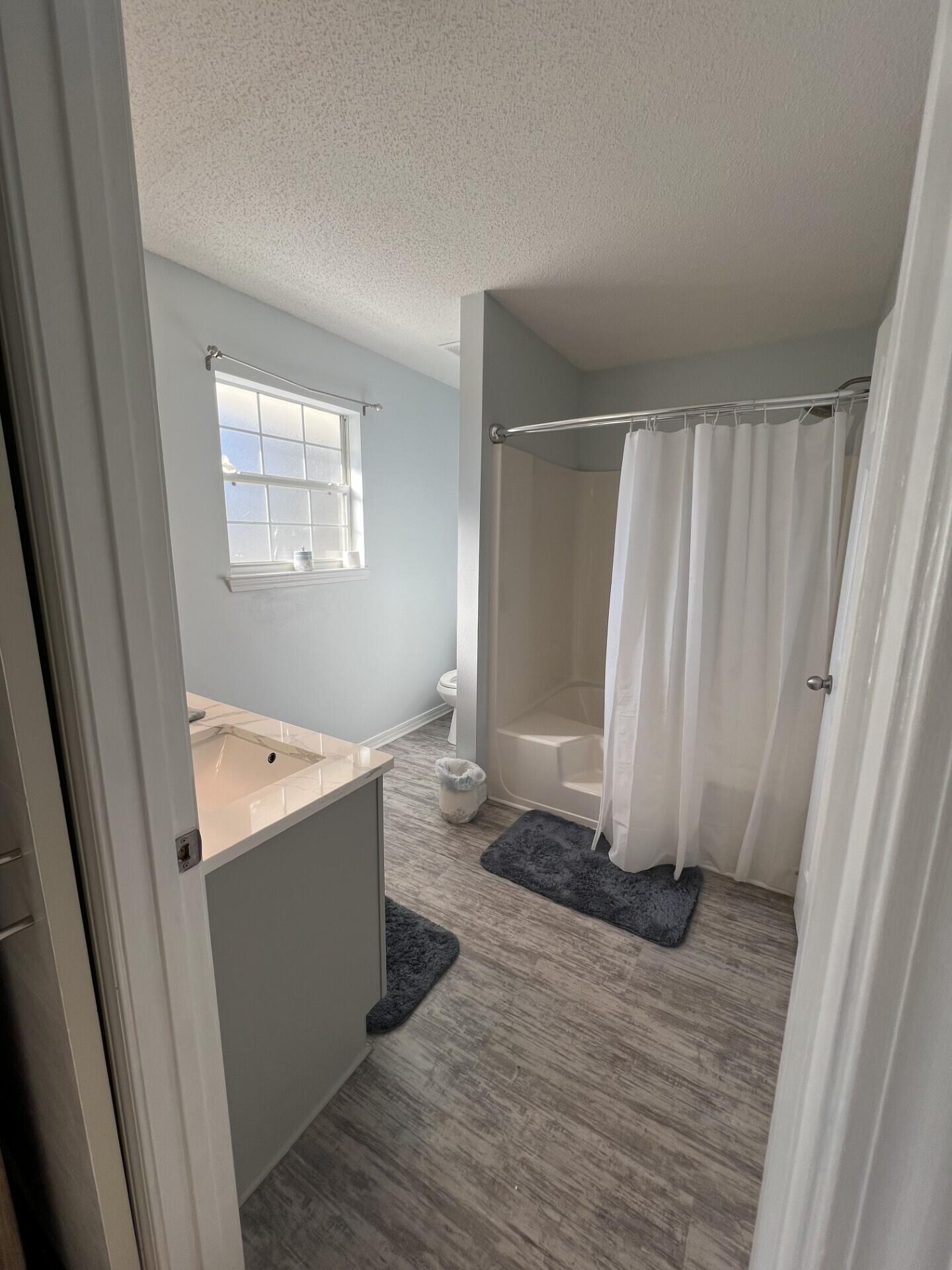 TWIN LAKES ESTATES - Residential