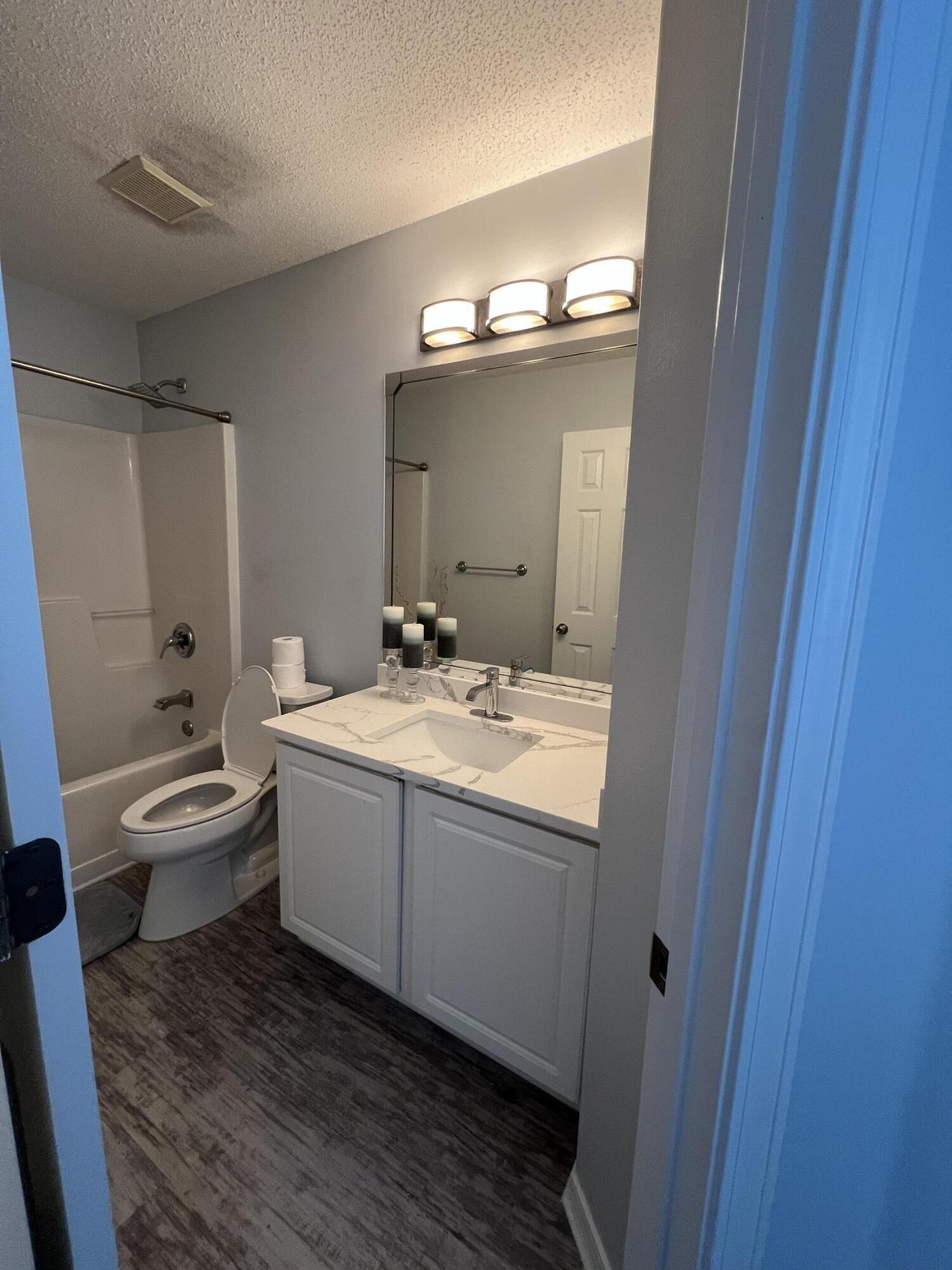 TWIN LAKES ESTATES - Residential