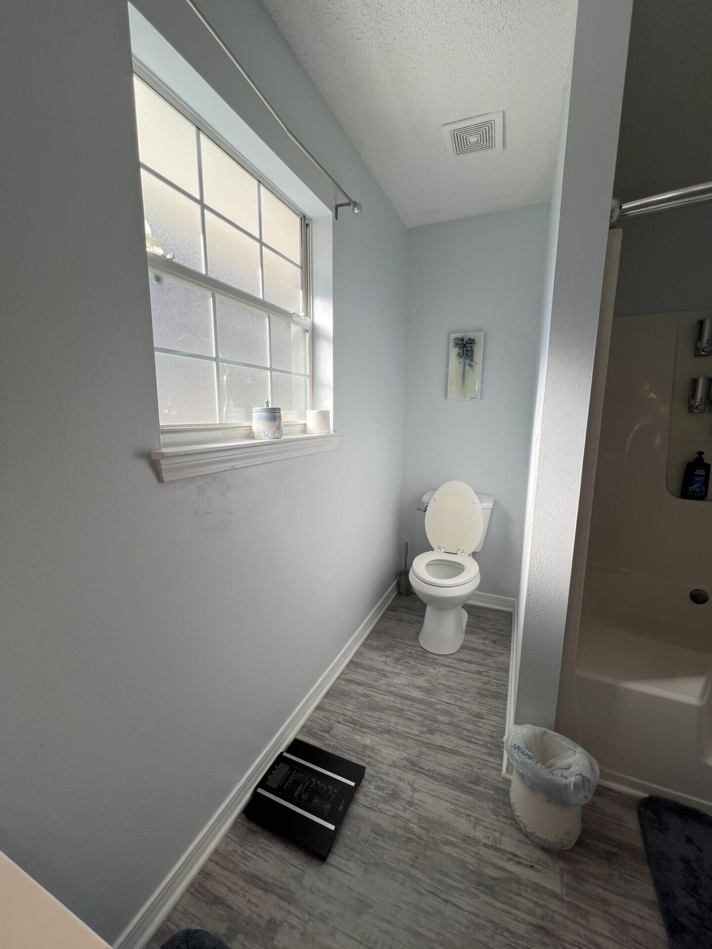 TWIN LAKES ESTATES - Residential