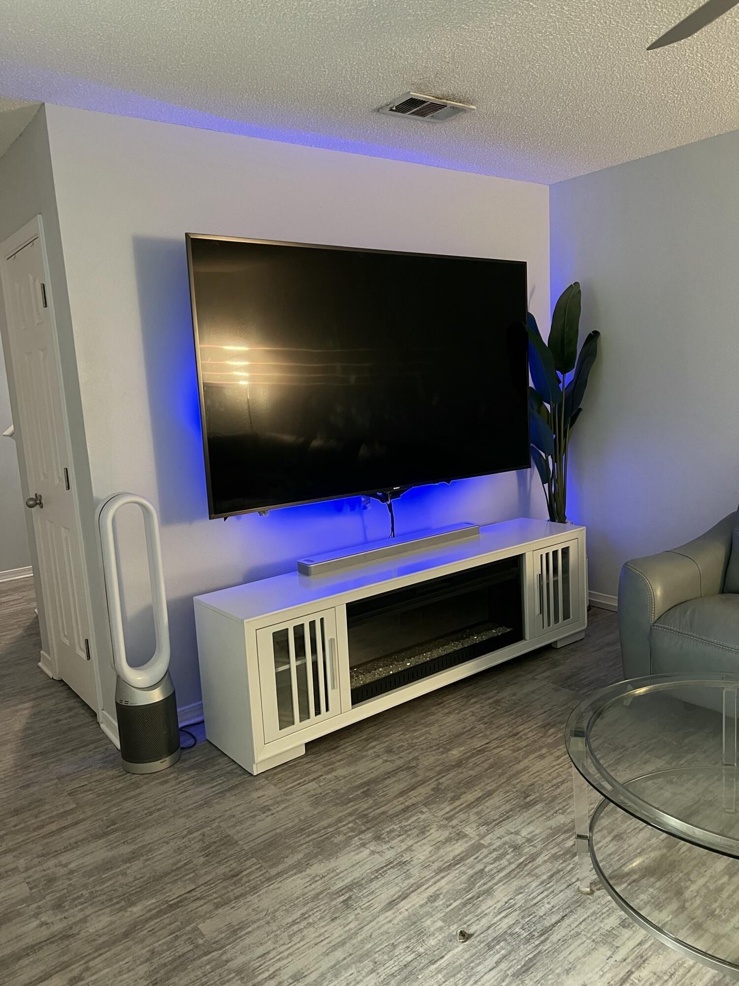 TWIN LAKES ESTATES - Residential
