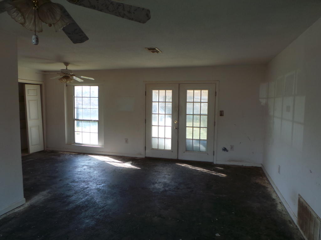 SANTA ROSA SHORES - Residential