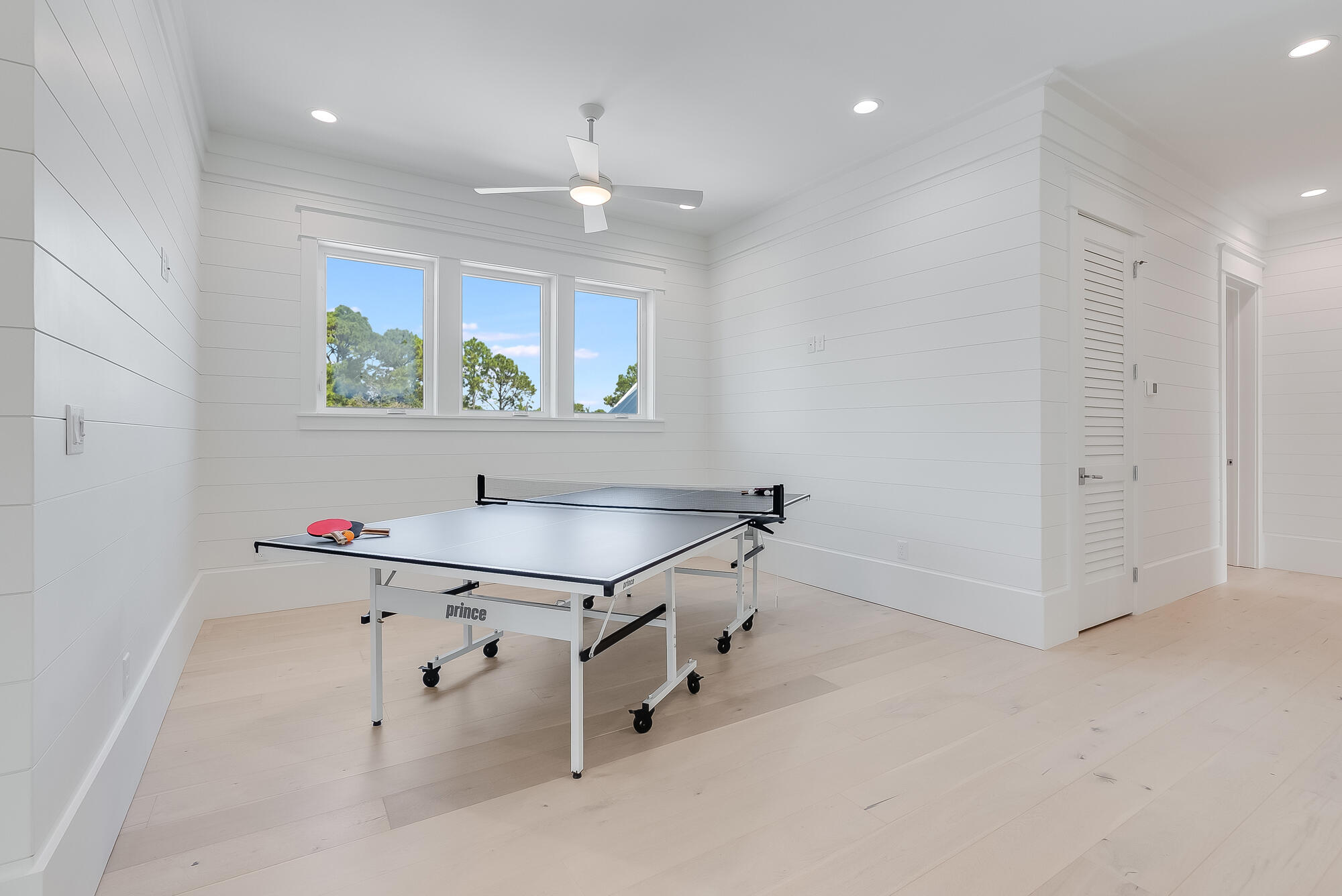 EASTERN LAKE S/D - Residential
